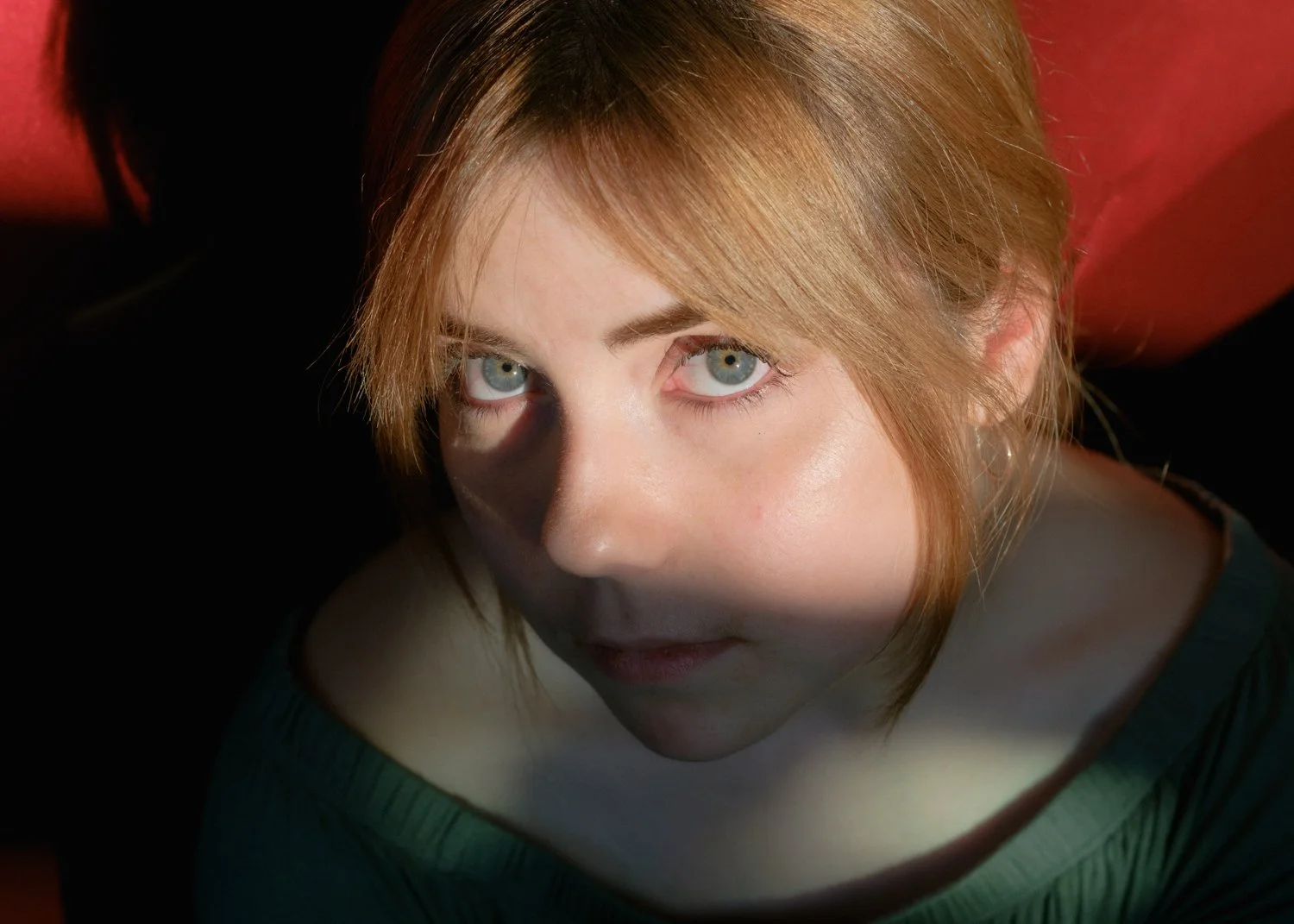 retrato chica joven rubia en film
