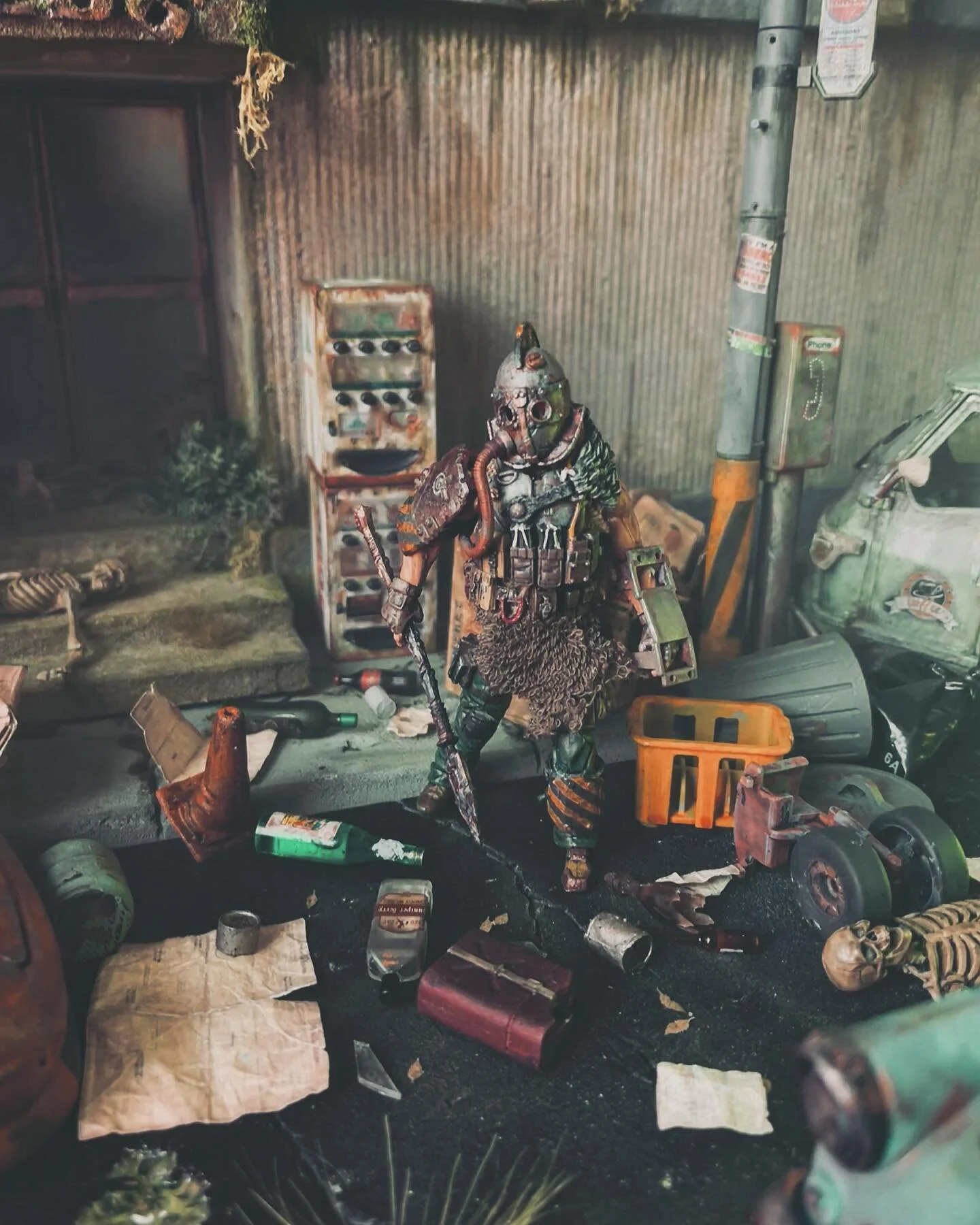The smell of toxins in the morning.
.
.
.
.
.
.
.
.

#postapocalyptic #customactionfigures #toyphotography #toypiccommunity #postapocalypse #actionfigures #actionfigurephotography #zombie #118scale #one18thtoylove #gijoe #zombielab #375inch #diorama 