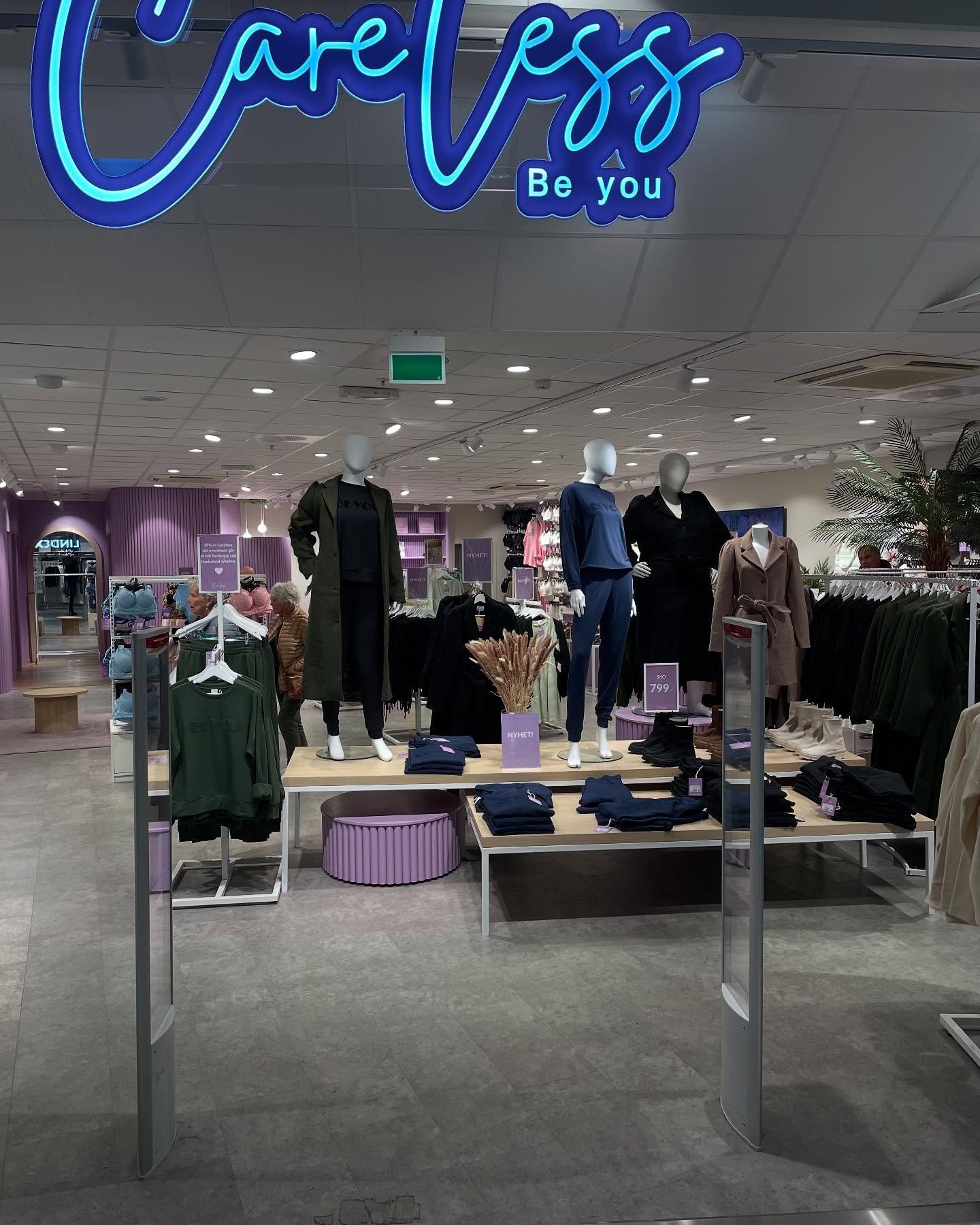 FR&Aring;N ID&Eacute; TILL VERKLIGHET
F&ouml;rvandla din butiksdr&ouml;m till faktisk framg&aring;ng!
Har ni en vision om att renovera eller bygga om er butik?
L&aring;t Pido bli er partner p&aring; denna sp&auml;nnande resa!
Vi erbjuder en helhetsl&