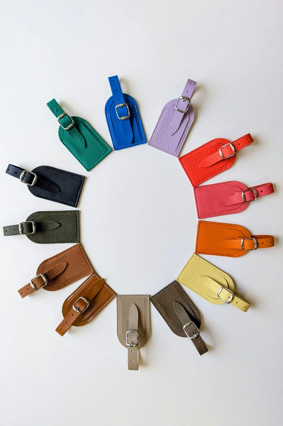 cercle chromatique etiquette bagage cuir.jpeg