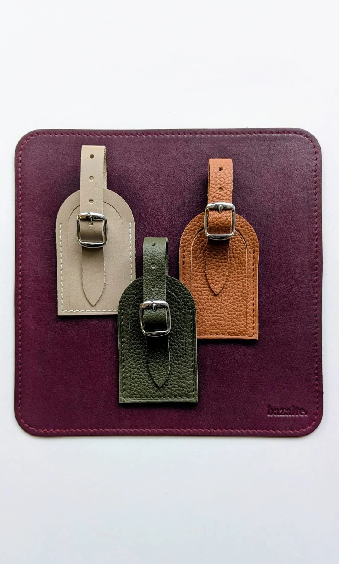 etiquettes bagage kaki, marron, beige.jpeg