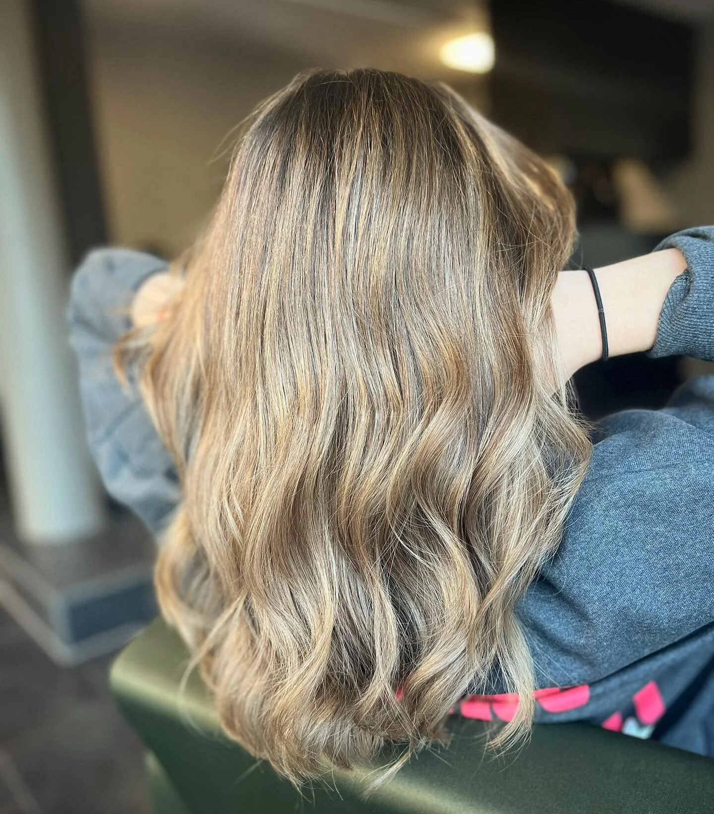 #highlights #igoraroyal #toner #schwarzkopfprofessional #schwarzkopfpro #switzerland #solothurn #olten #schnittwinkel #f&uuml;rdich 🖤