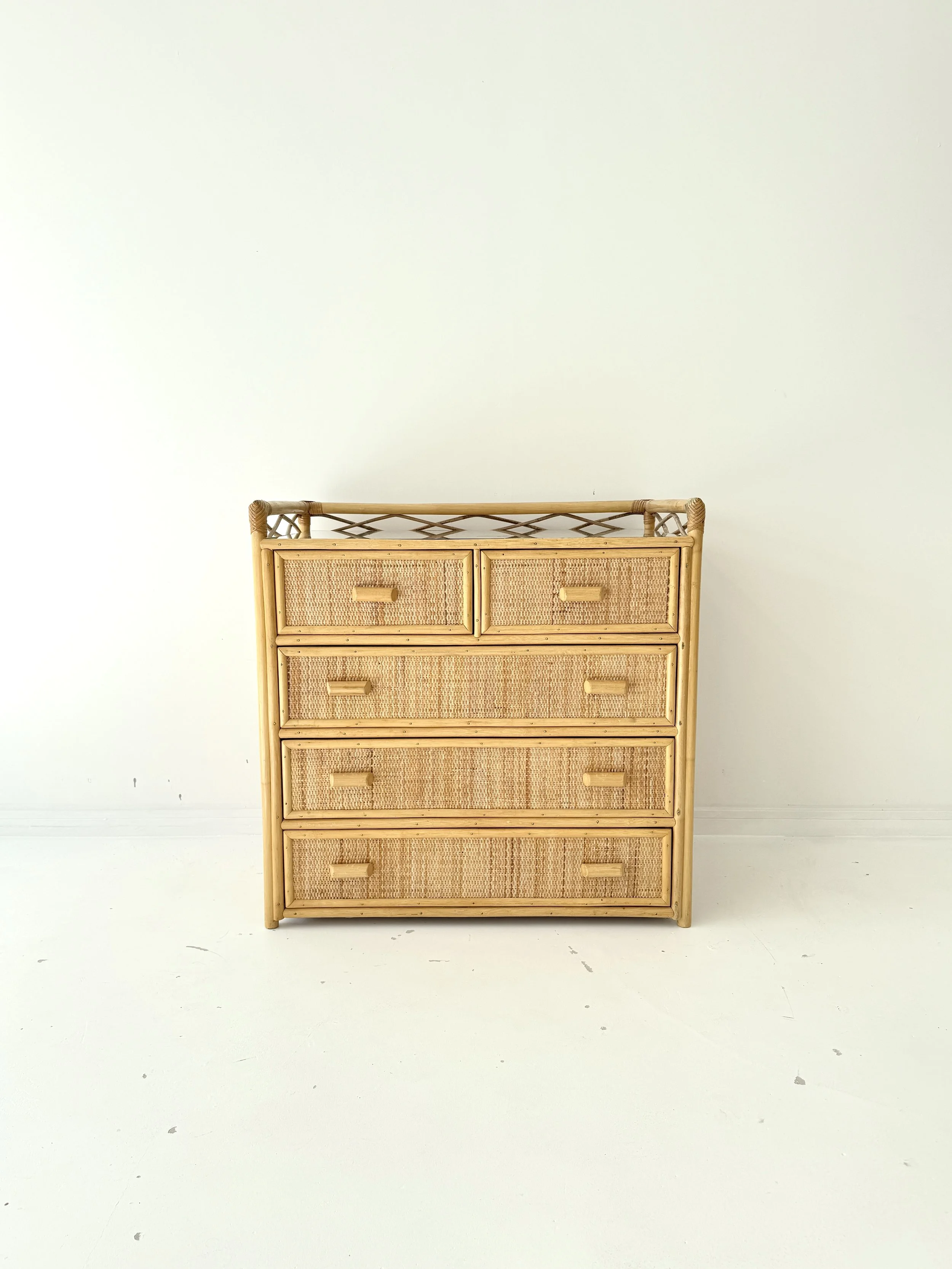 Vintage Glass Top Wicker 5-Drawer Chest of Drawers, 1970s
