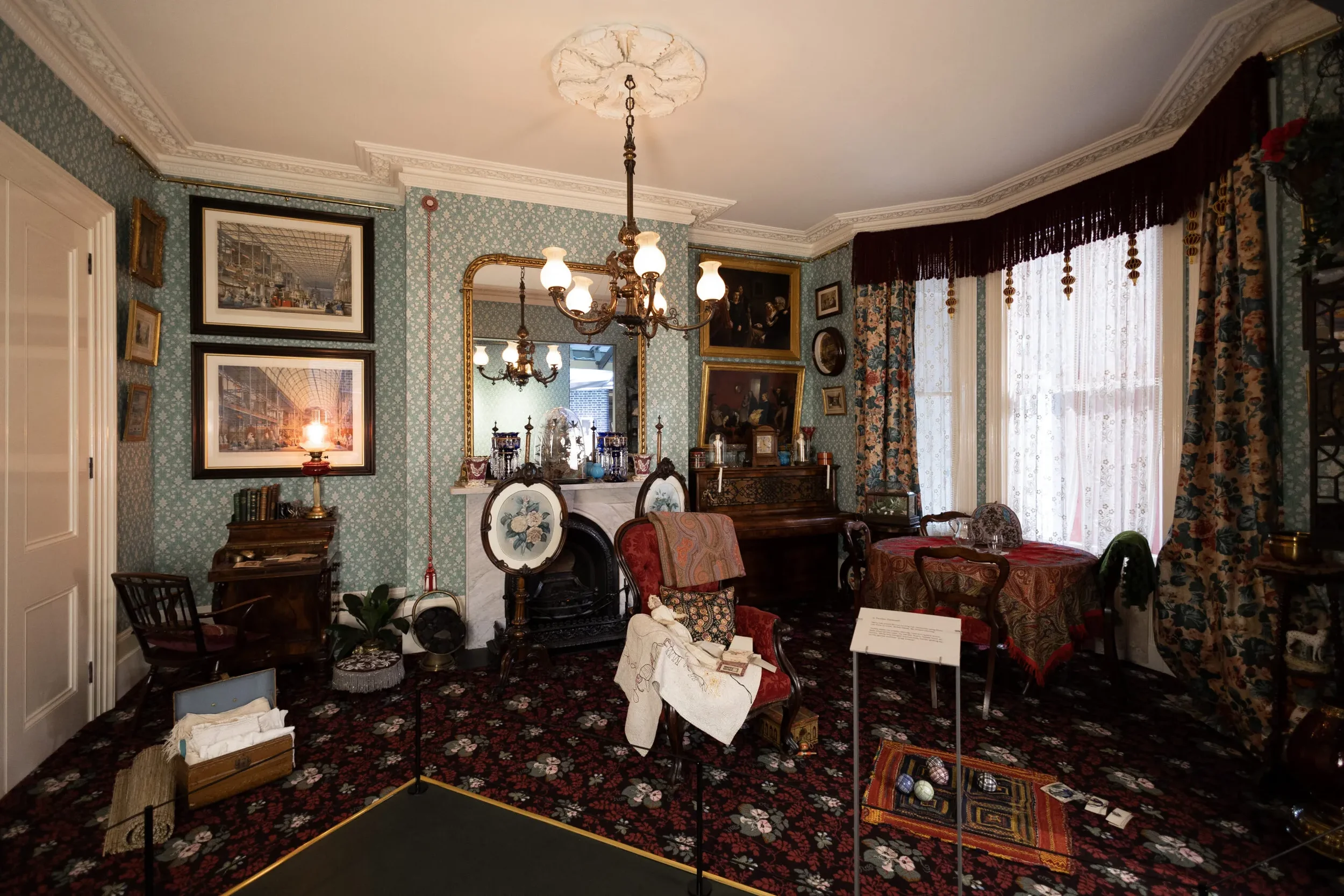 The Victorian Parlour: Unpacking the Symbolism of Clutter