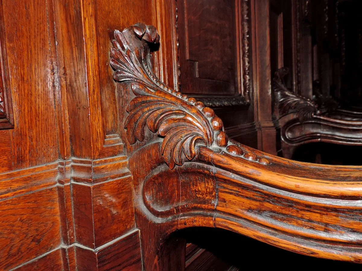 Craftsmanship vs. Convenience: What Makes Antique Furniture Last Centuries