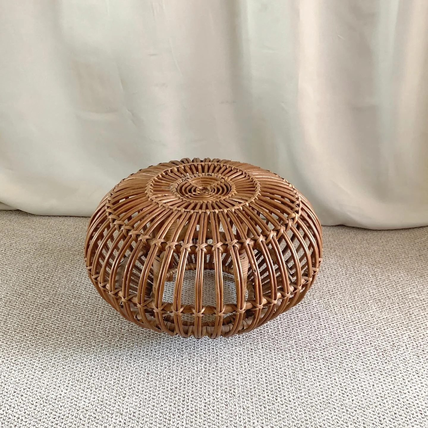 &mdash;&mdash; SOLD &mdash;&mdash; Original Mid Century Italian Bamboo Side Table / Stool / Ottoman By Franco Albini

Height 30cm x Diameter 50cm
.
.
#antiquedealer #antiquesforsale
#antiquefurniture #exploremore #vintagemarket
#vintagemarketdays #vi