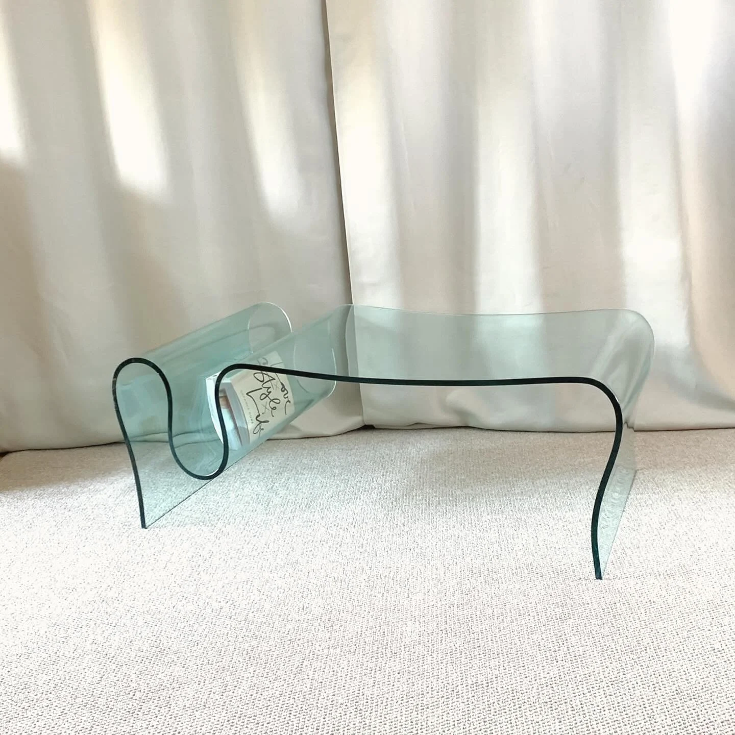 &mdash;&mdash;&mdash; SOLD &mdash;&mdash;&mdash;
Curvy Tempered Glass Coffee Table with Magazine Rack

Height 40cm x Width 108cm x Depth 59.5cm
.
.
#antiquedealer #antiquesforsale
#antiquefurniture #exploremore #vintagemarket
#vintagemarketdays #vint