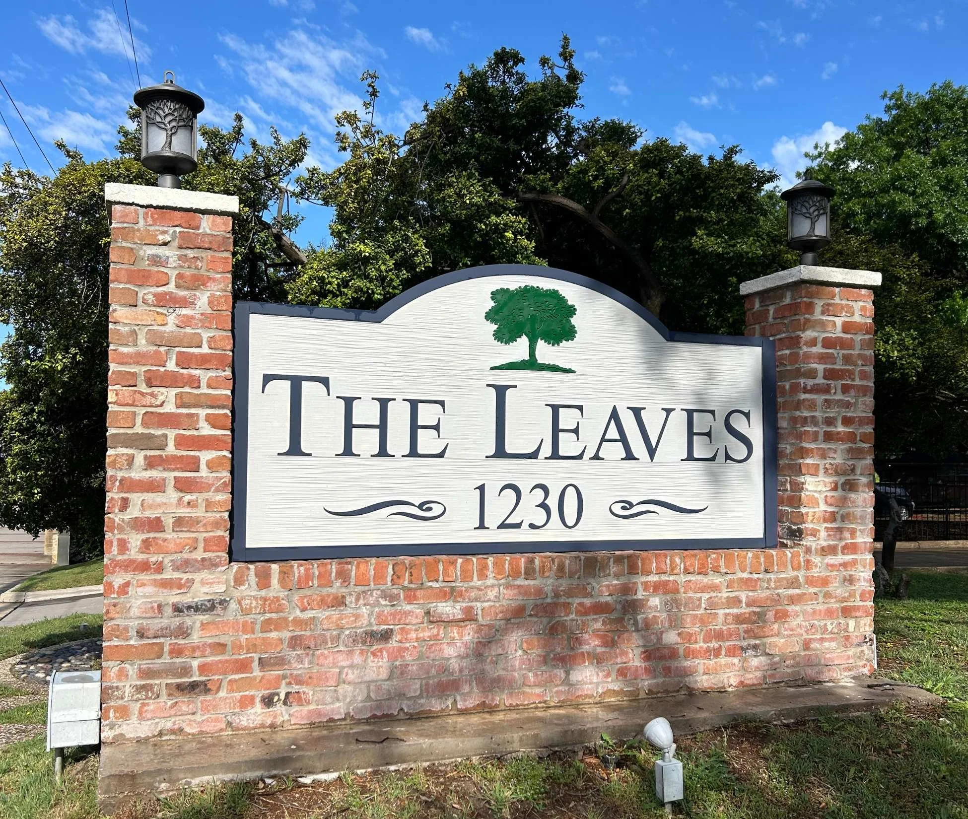 The Leaves Sign