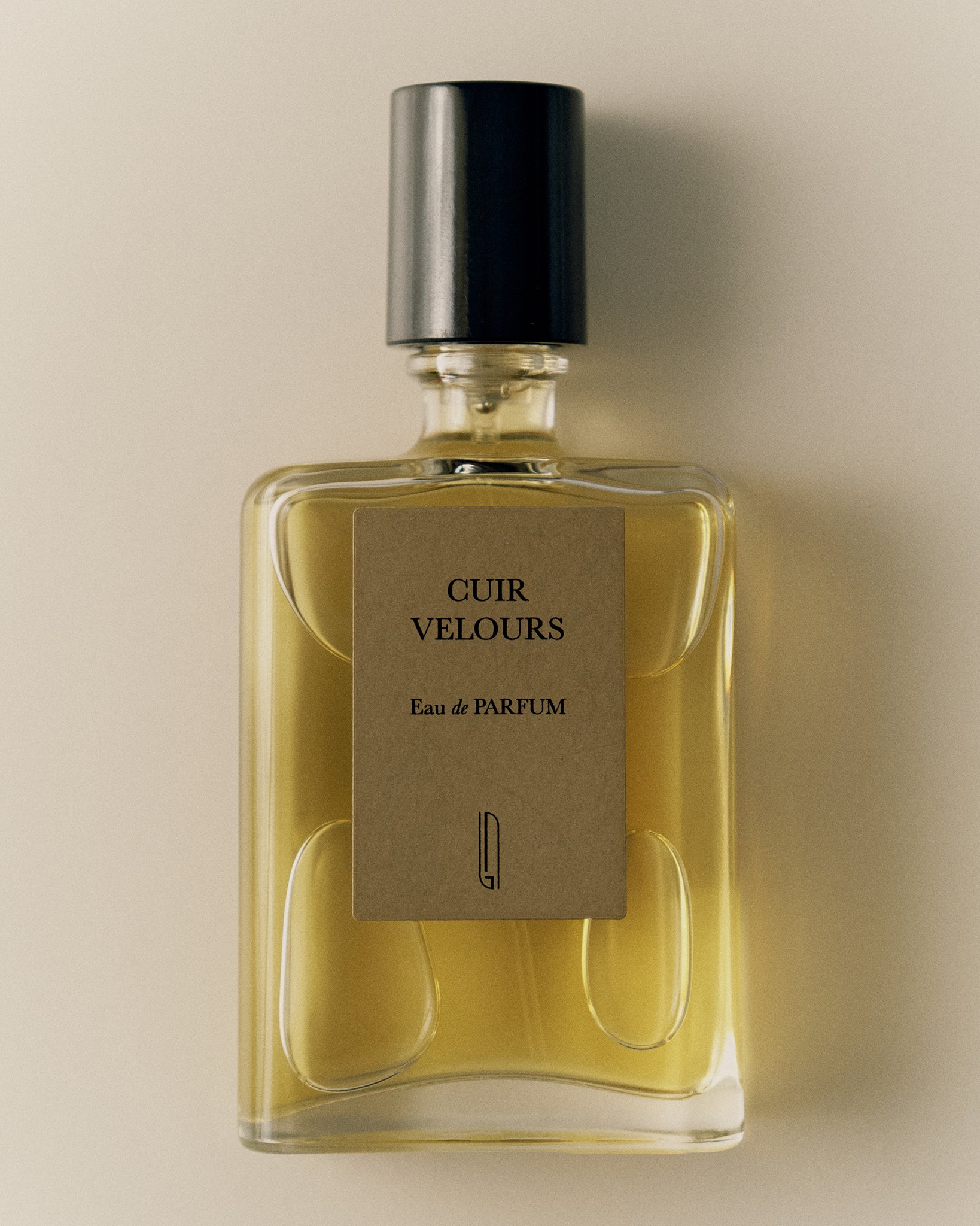 cuir-velours-perfume-2web.jpg