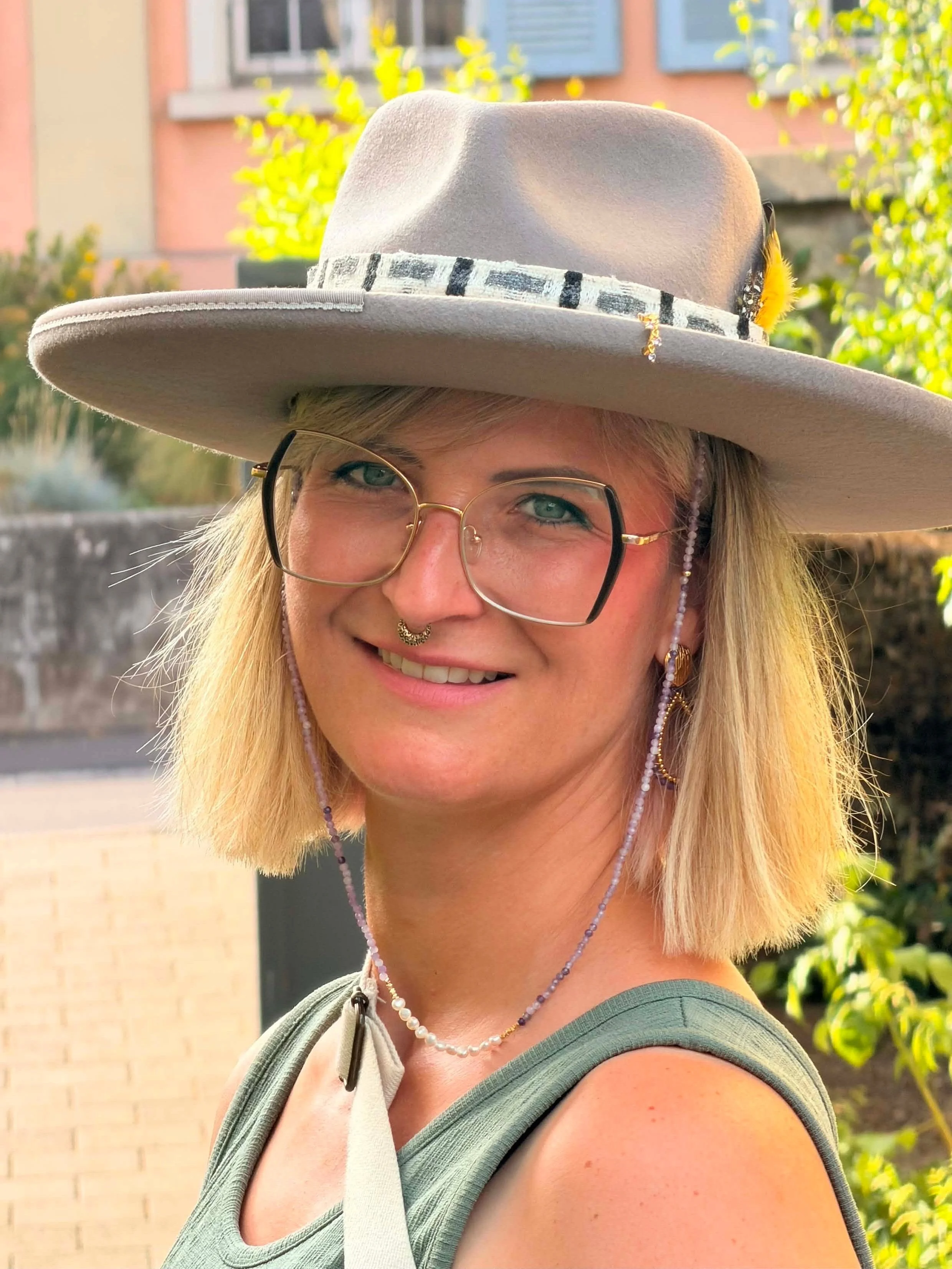 How about this for a customer snap! 🥹 I just LOVE it when our gorgy girls send over their outfit pictures in their headwear. My darling Mary wears her Pencarrow Fedora with her Lunari Purple Mica Necklace for Swiss National Day and I couldn&rsquo;t 