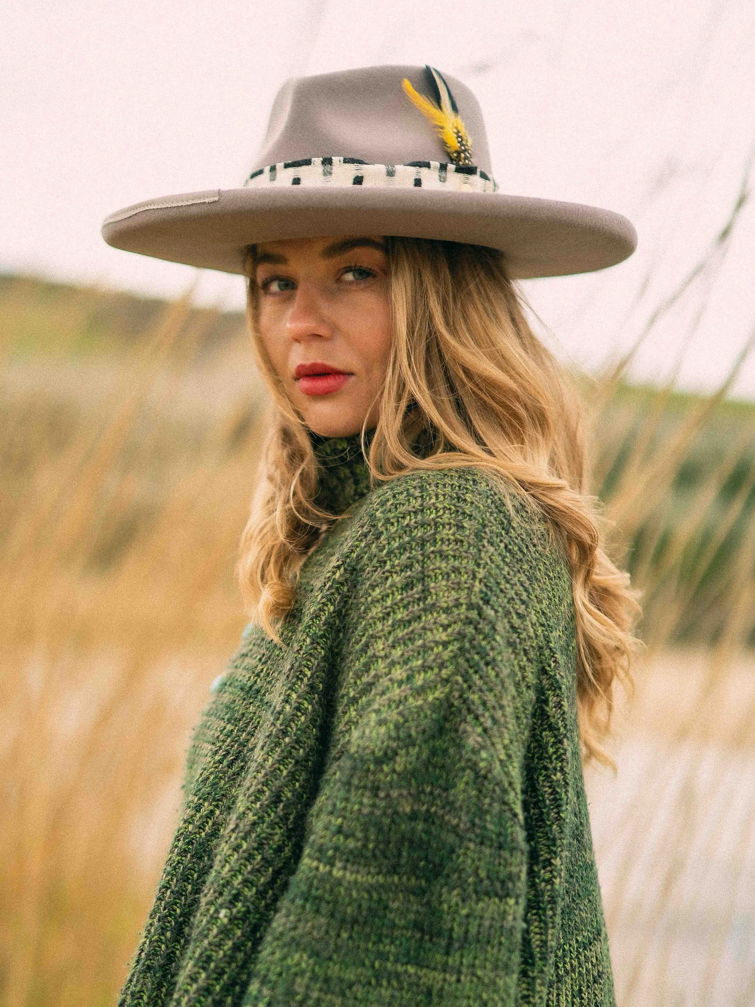 Love this girl and this Pencarrow Hat, they&rsquo;re a match made in heaven! Our Stone Grey Pencarrow Fedora style is utterly gorgeous and totally wearable all year round on this shade ⛅️ Get yours now in time for the festival season, or even better,