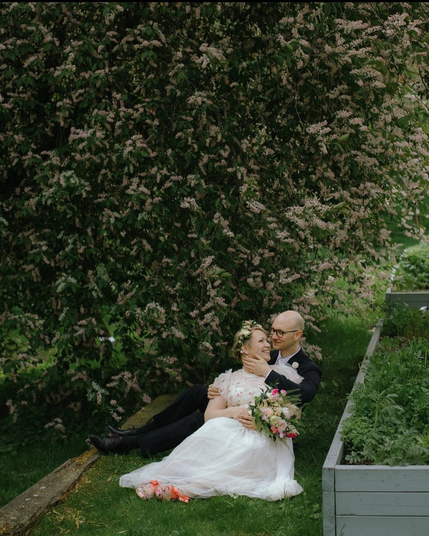 Kun katsot kuvia, mit&auml; toivon niiden v&auml;litt&auml;v&auml;n kaikkein eniten?

Yksinkertaisesti, tunne.🫶🏼 

#h&auml;&auml;potretit #h&auml;&auml;kuvaus #h&auml;&auml;kuvausjyv&auml;skyl&auml; #h&auml;&auml;kuvaajajyv&auml;skyl&auml; #valokuv