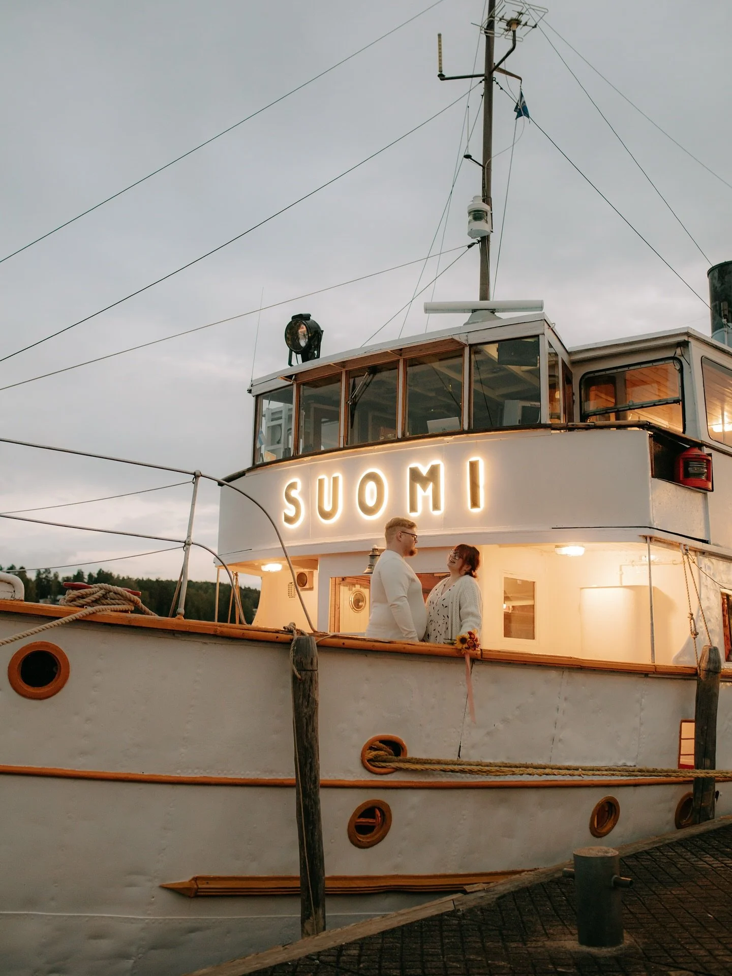 Mulla on teille treffi-idea syksyn pimeneviin iltoihin!🍂

Arki vie mukanaan, kalenteri t&auml;yttyy ja yht&auml;kki&auml; huomaatte, ett&auml; edellisist&auml; treffeist&auml; on jo kuukausia. Ja kun pit&auml;isi ottaa yhdess&auml; kuvia, se tuntuu 