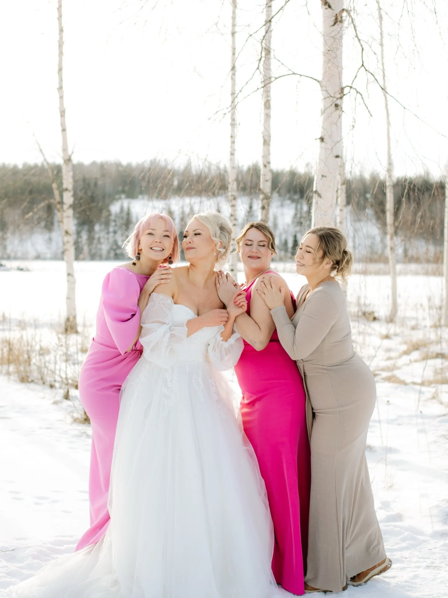 Girls just want to have fun! 🤍💗🌸🫶🏼🥹

#h&auml;&auml;t2027 #h&auml;&auml;kuvaus #h&auml;&auml;kuvausjyv&auml;skyl&auml; #kaasot #h&auml;&auml;kuvaajajyv&auml;skyl&auml;