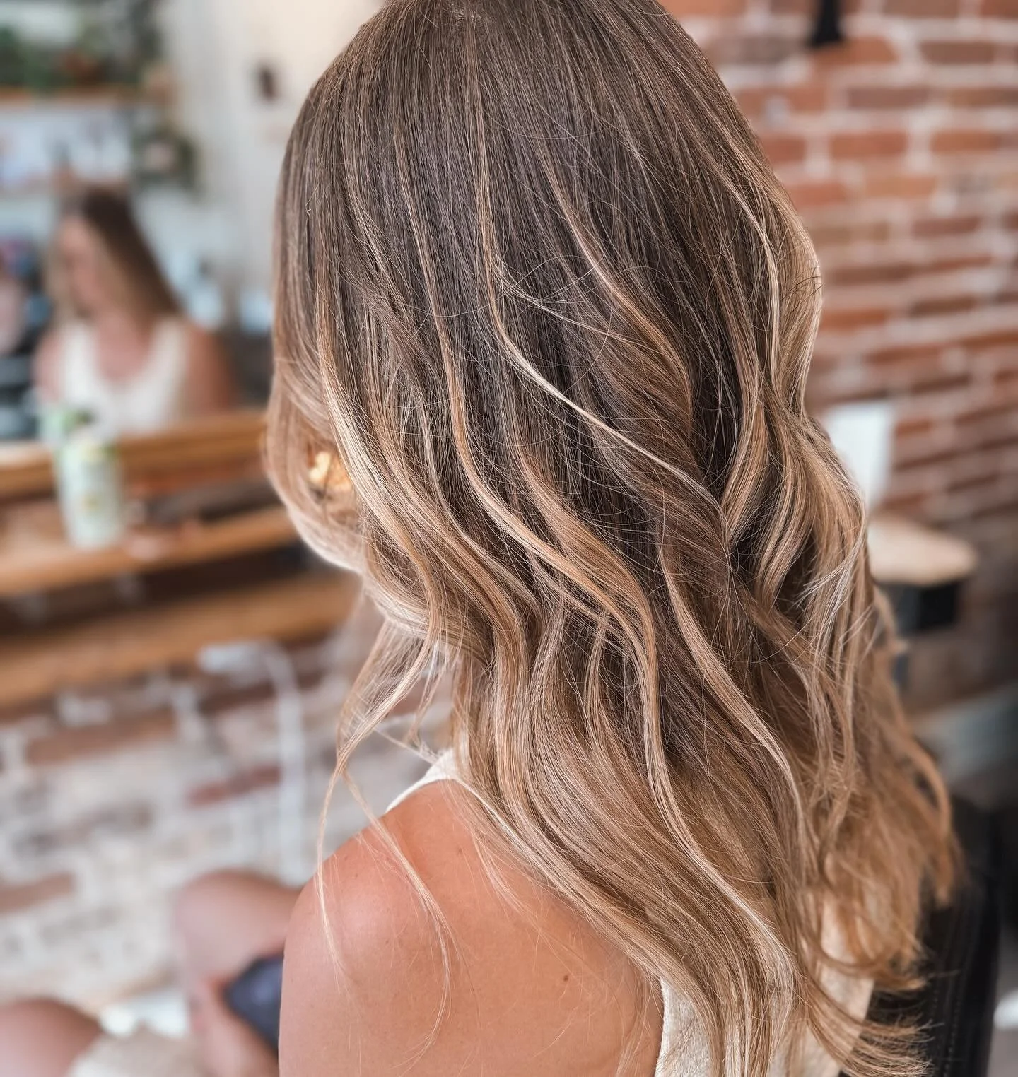 Brand new balayage on my gorgeous client Miranda! Come see me at @intothelayersalon 

#denver #denverhairsalon #denverhairstylist #hairstylist #denverblonde #blondes #balayage #denverbalayagespecialist