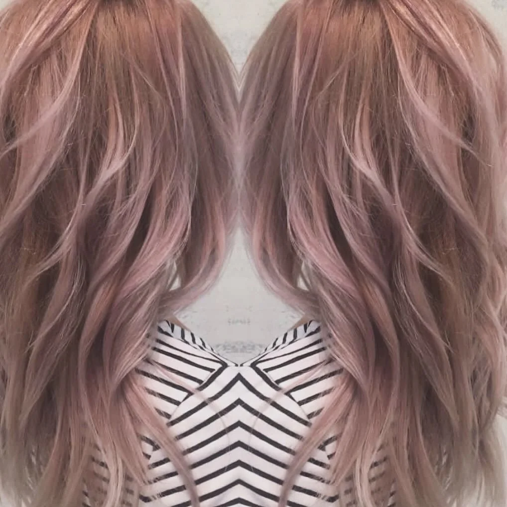 Rose sterling is the perfect mix of cool and warm tones. Book with me using the link in my bio! 

#denverhair #denverhairstylist #denver #blondingspecialist #denverblonde #denversalon