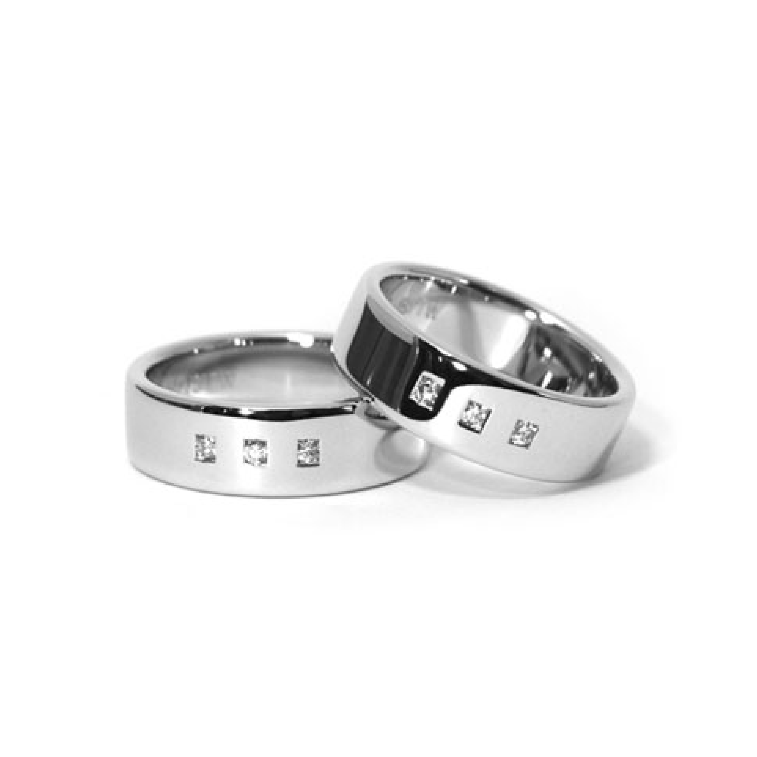 Woolton and Hewitt-6mm Flat Wedding Ring Three Diamonds-Famm.png