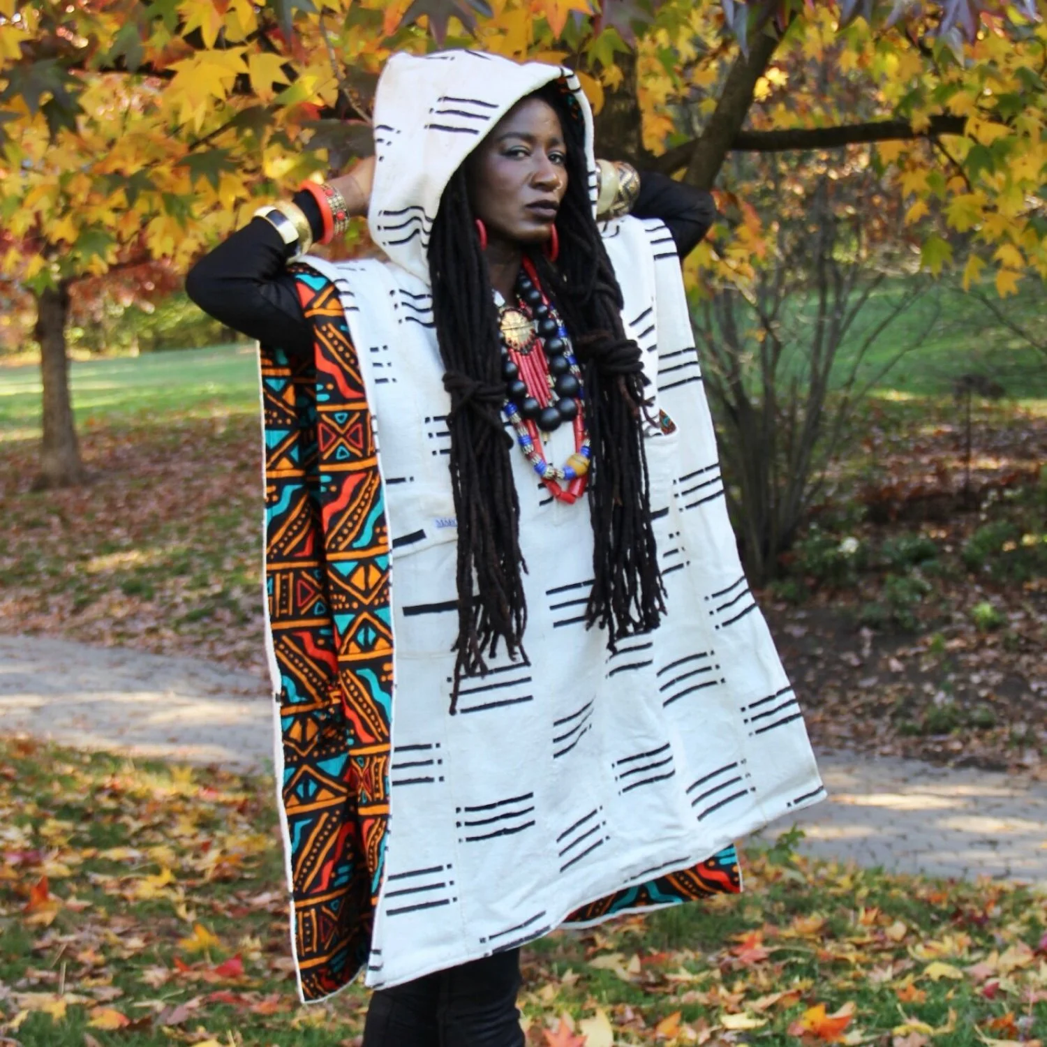 Makoma-Poncho White-Famm.jpg