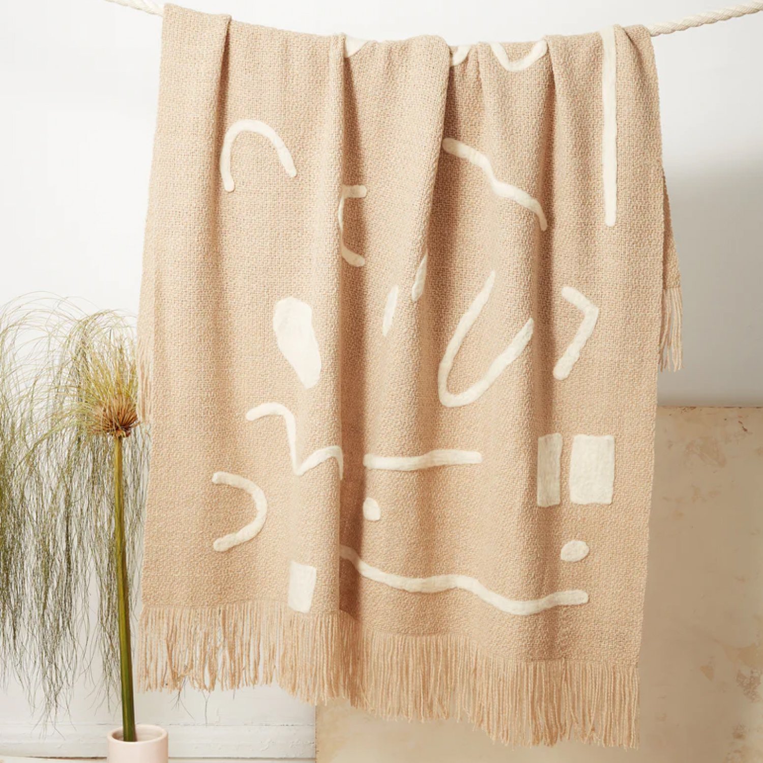 Minna-Abstract Throw-Famm.jpg