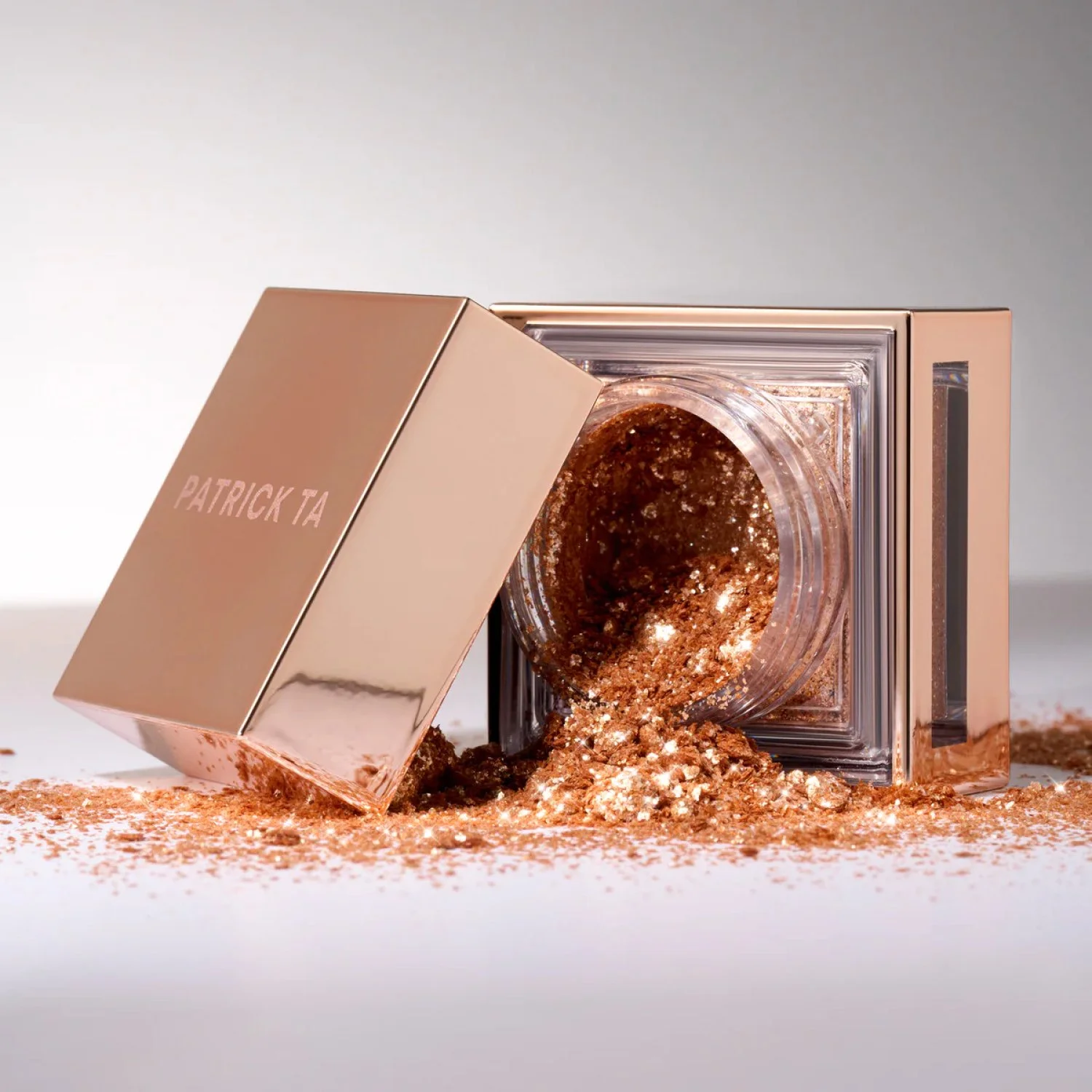 Patrick Ta -MAKE IT MAJOR MULTIDIMENSIONAL EYE TOPPER- Famm.jpg