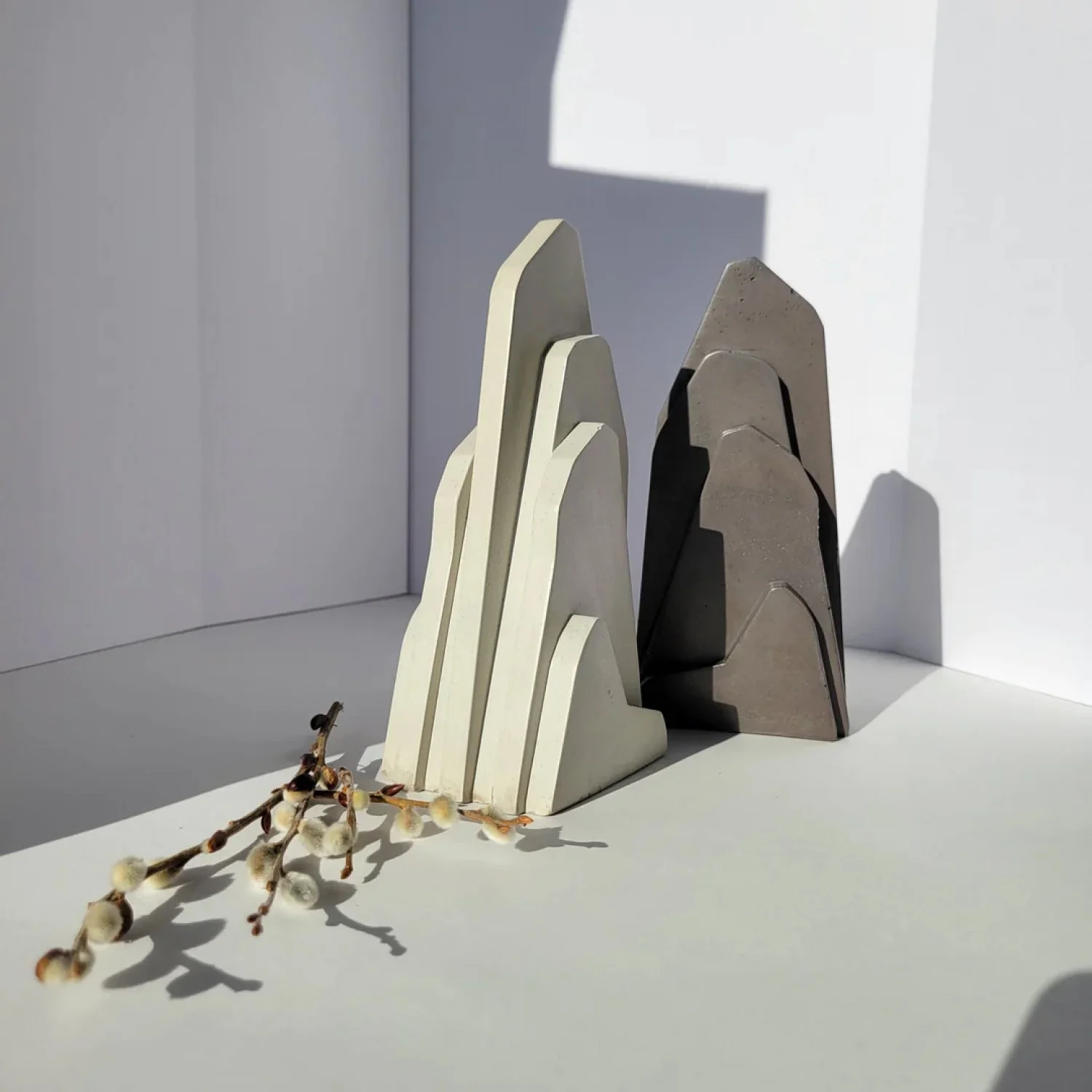 Hirmie-Object 7 Mountin Bookends-Famm.jpg