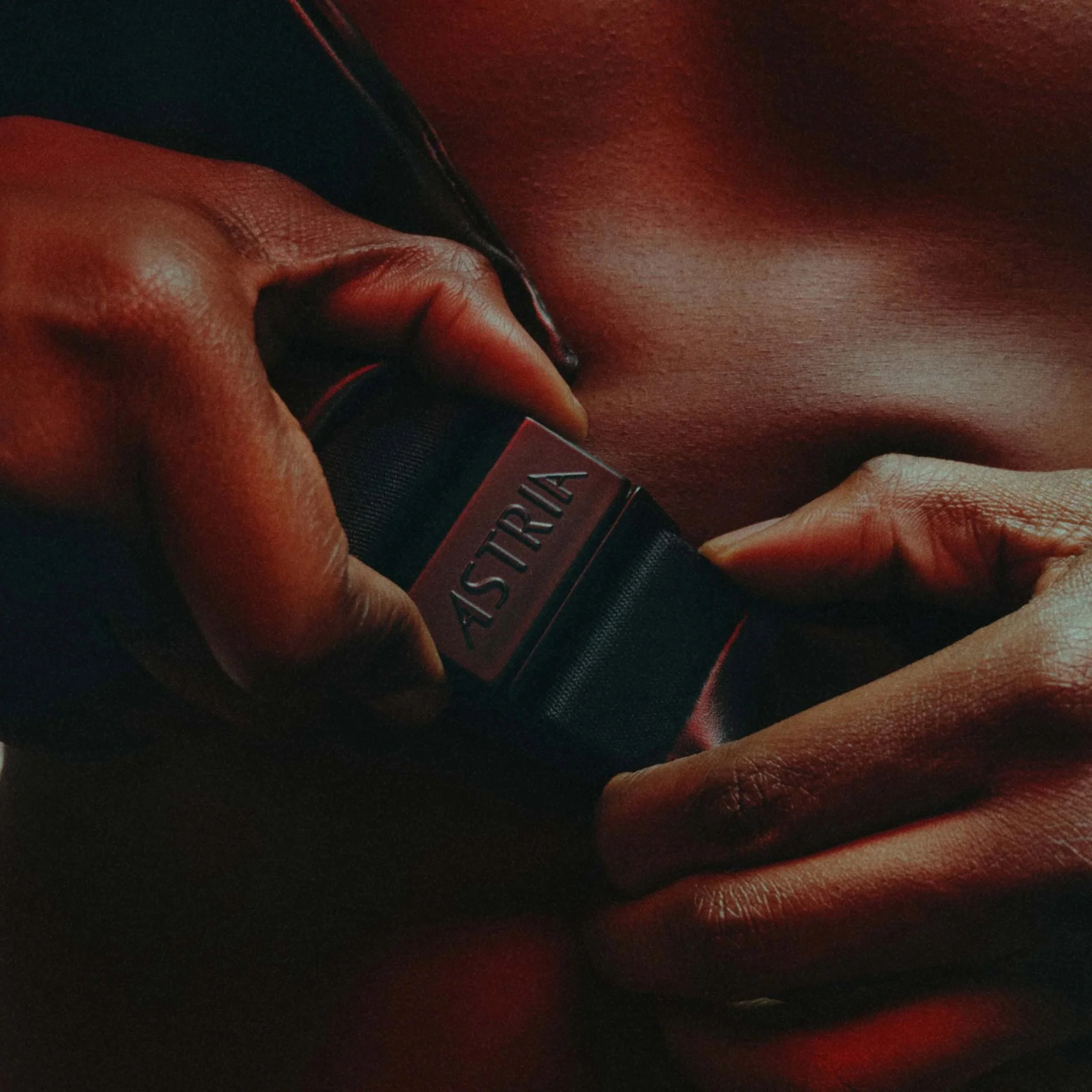 Astria-Bag-Lifestyle 1-Famm.jpg