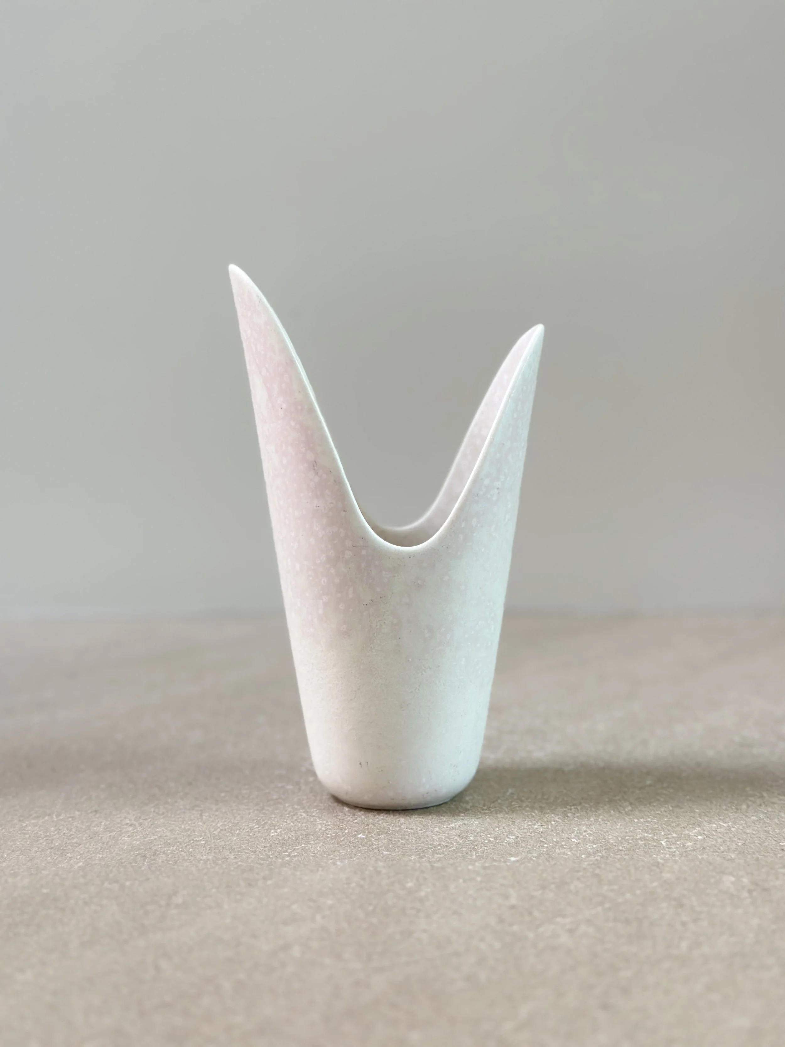 Small "Gape" Vase by Gunnar Nylund in White, Sweden 1950s