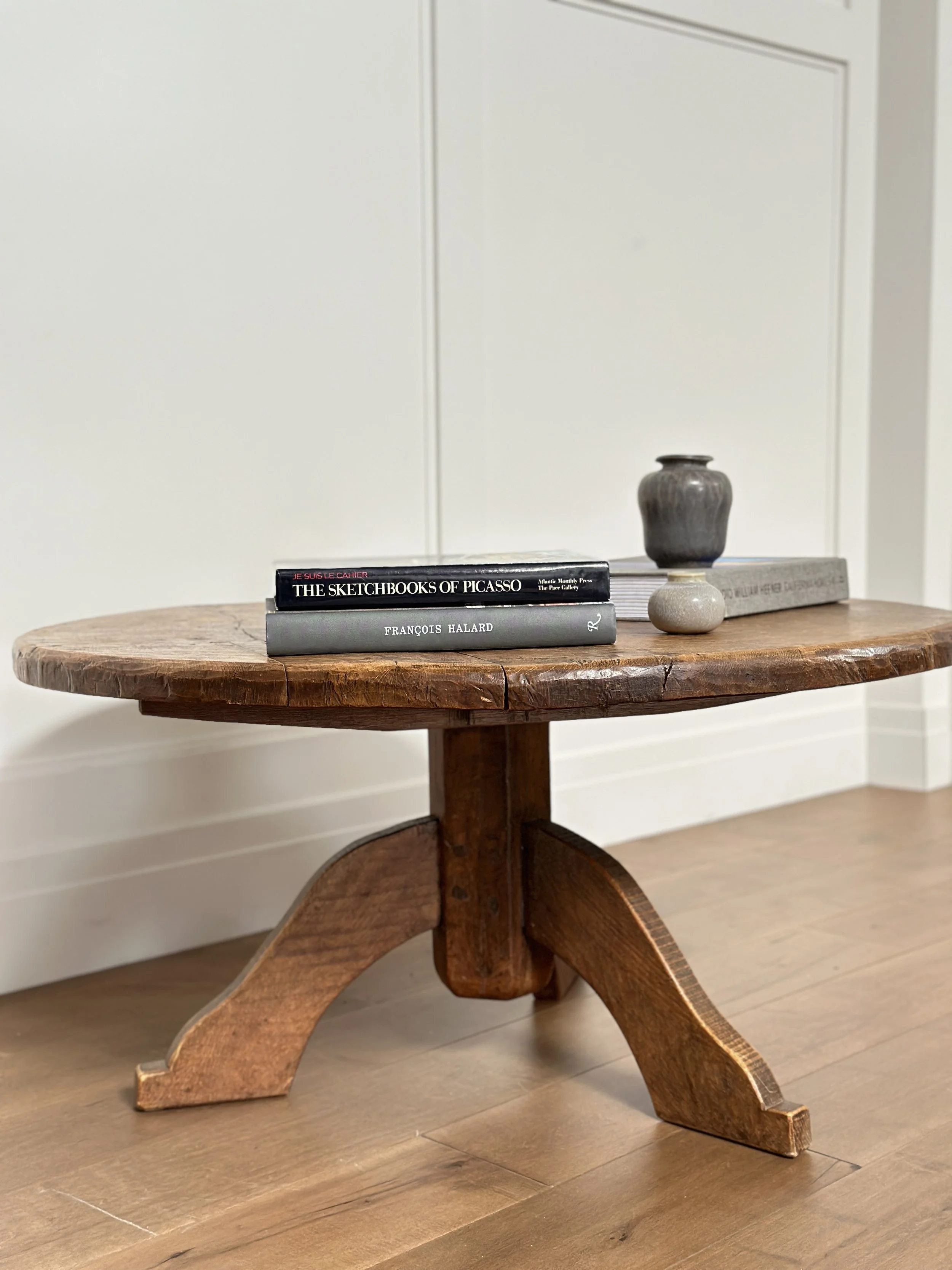 Round Oak Artisan Coffee Table, Late 1950s-60s — Galerie 