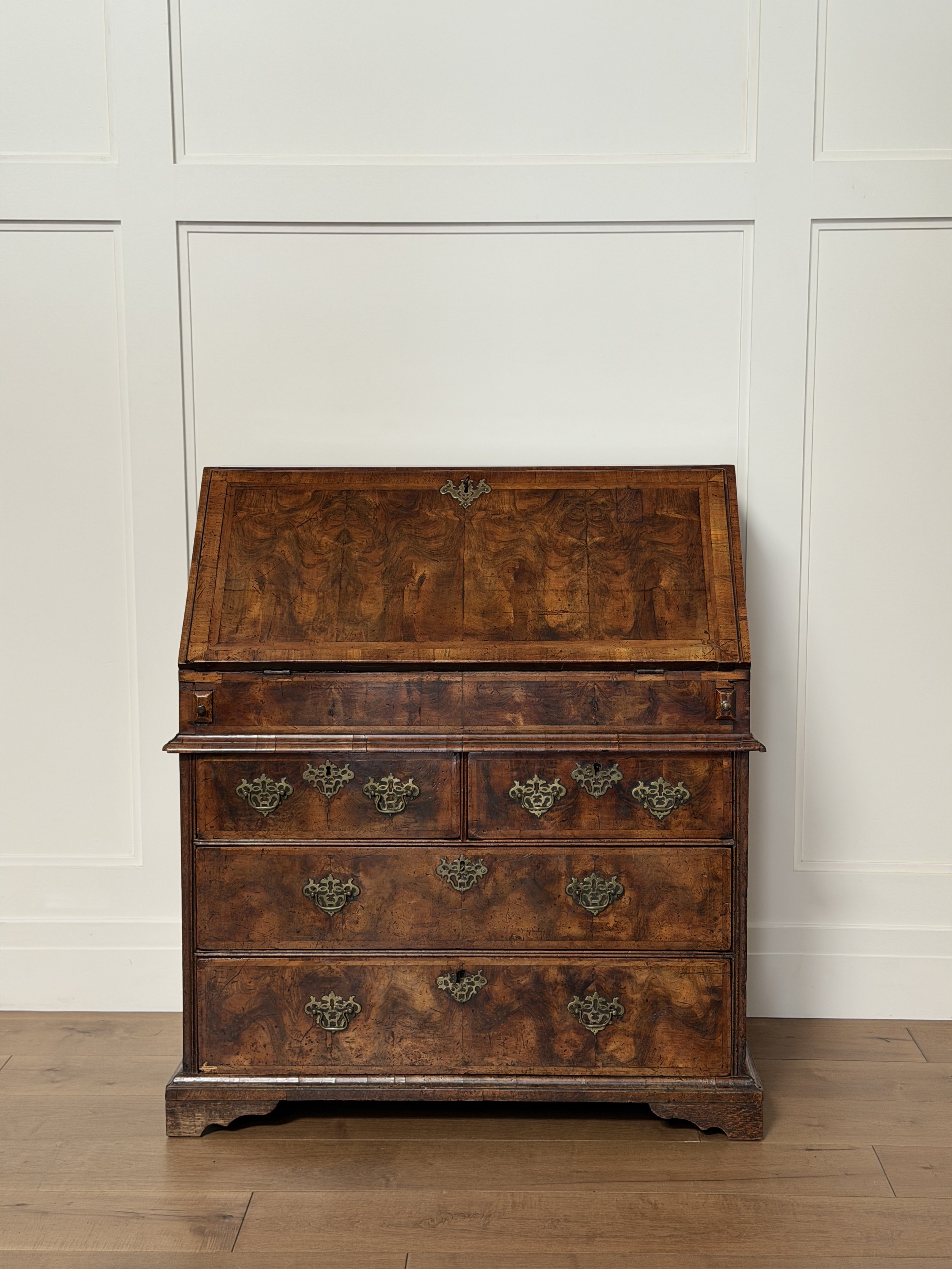 Stunning Early Georgian English Writing Desk Bureau in Original Condition, c. 1725 (From Private Collection)