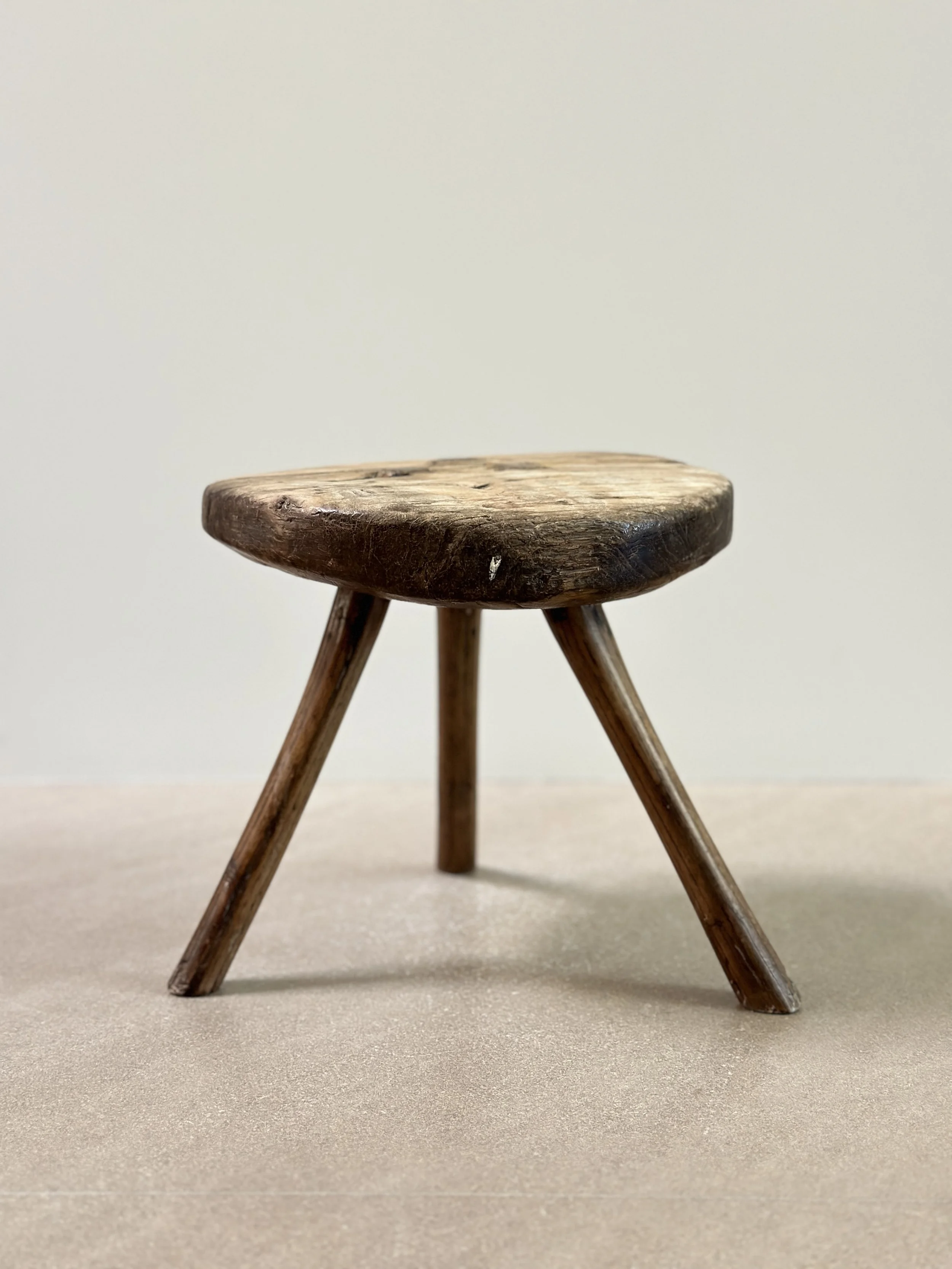 Log Primitive Tripod Stool檜・丸太・サイドテーブル Log Primitive Tripod Stool檜・丸太・サイドテーブル Log Primitive