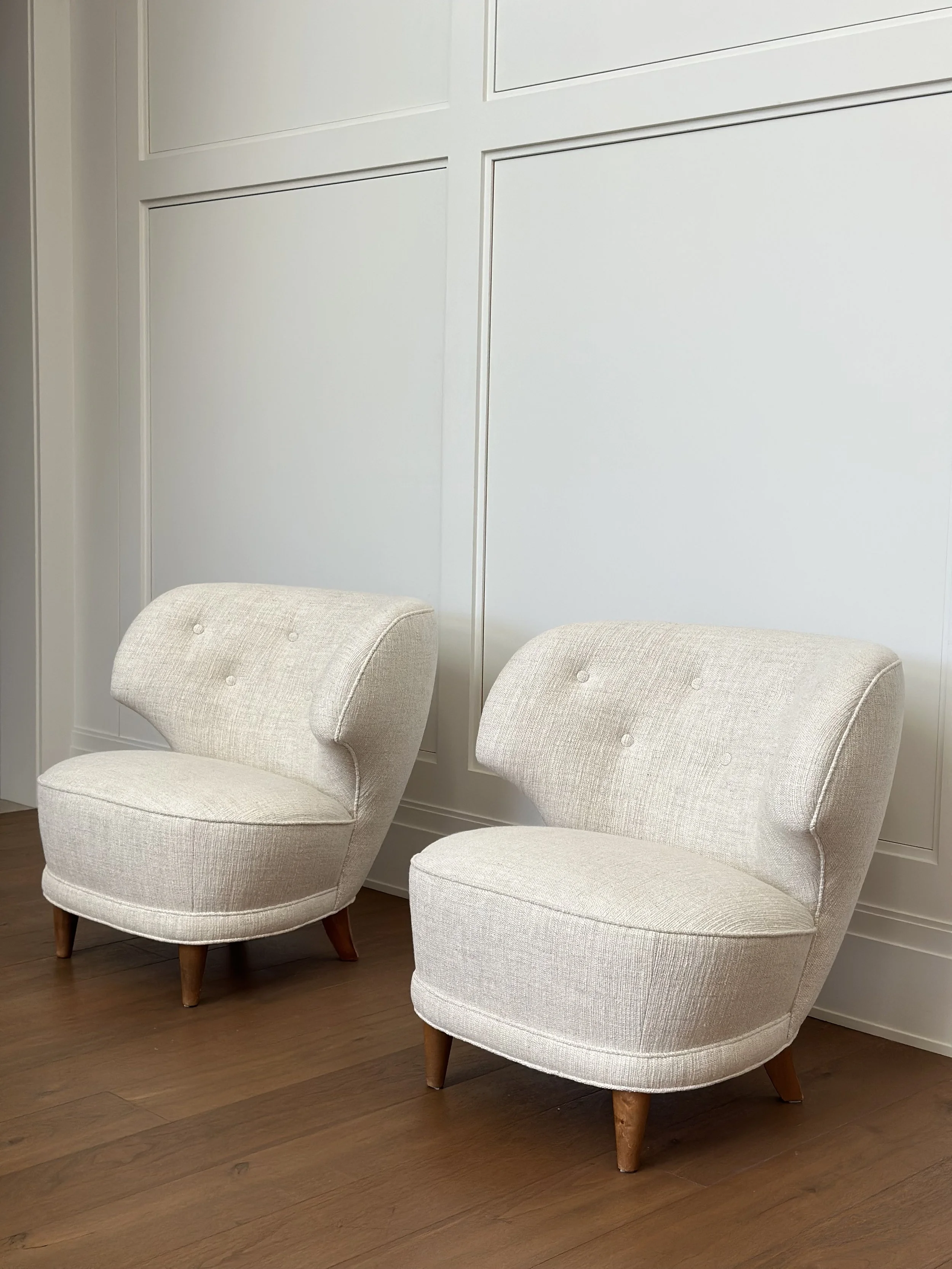 Pair of Carl-Johan Boman Chairs, Finland, 1940s, Newly Upholstered in Linen