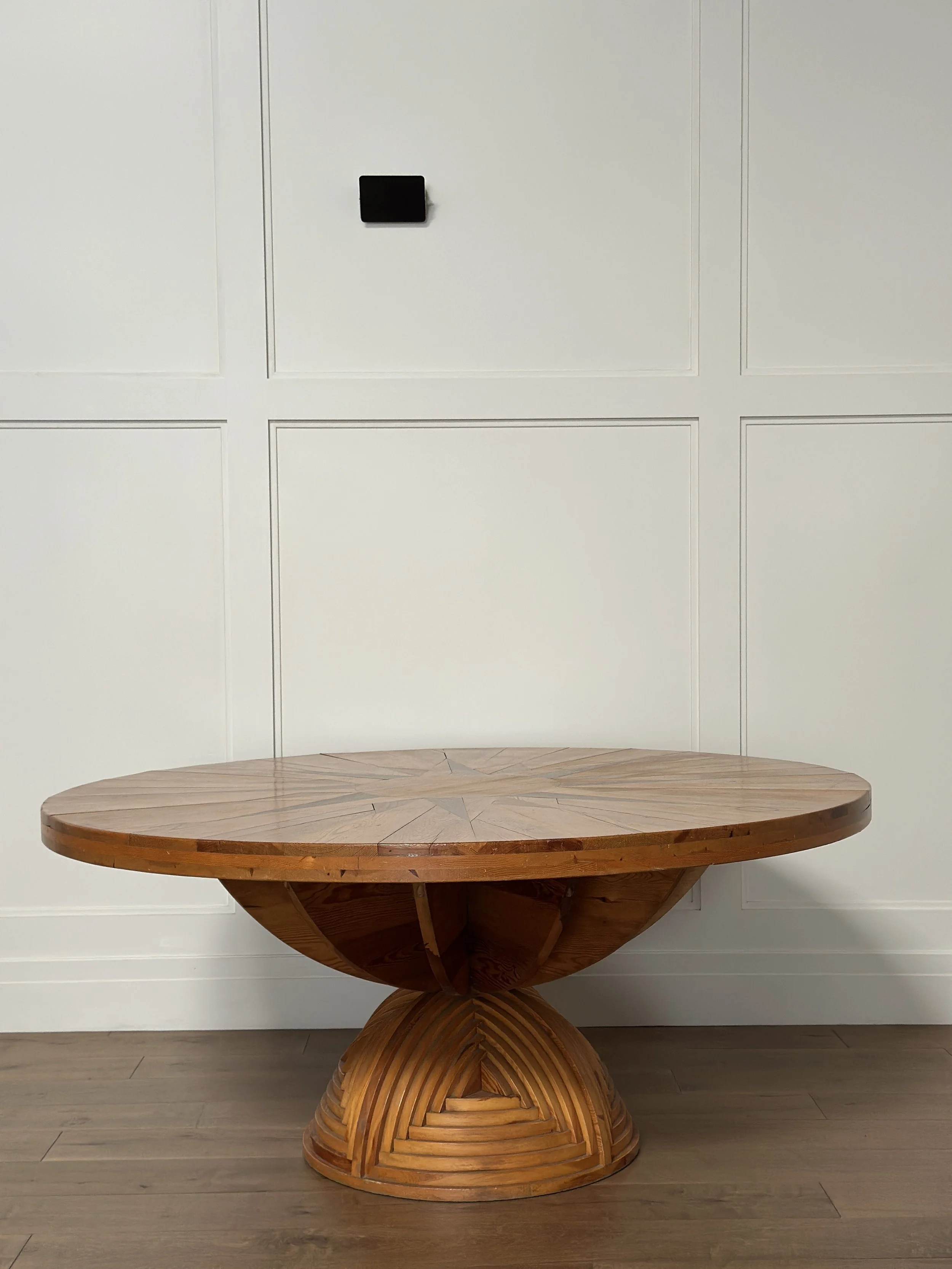 Rare 'Rosa Dei Venti' Table By Mario Ceroli For Poltronova in Pine, Walnut and Bronze, Italy c. 1970