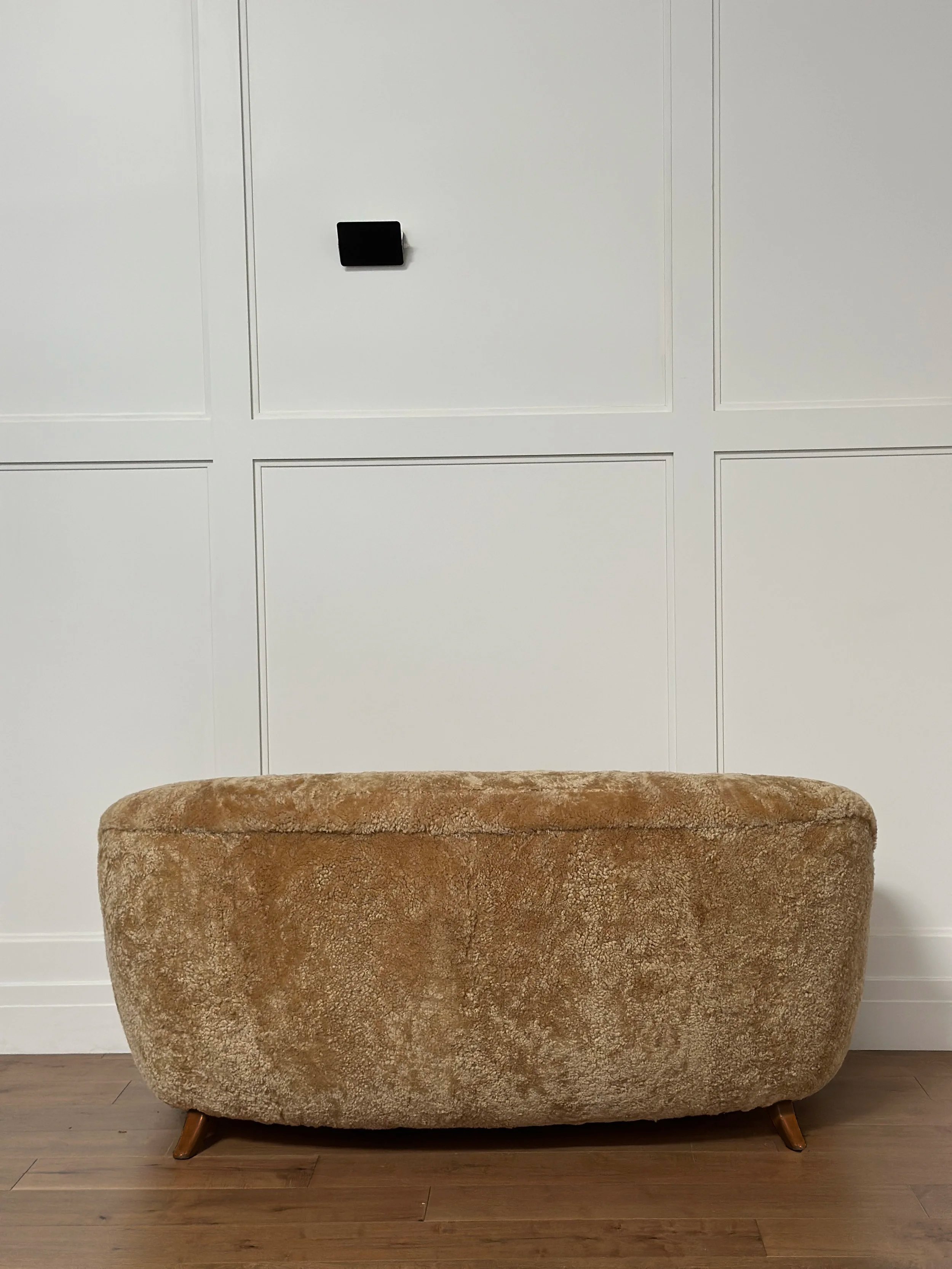 Sofa2.jpg