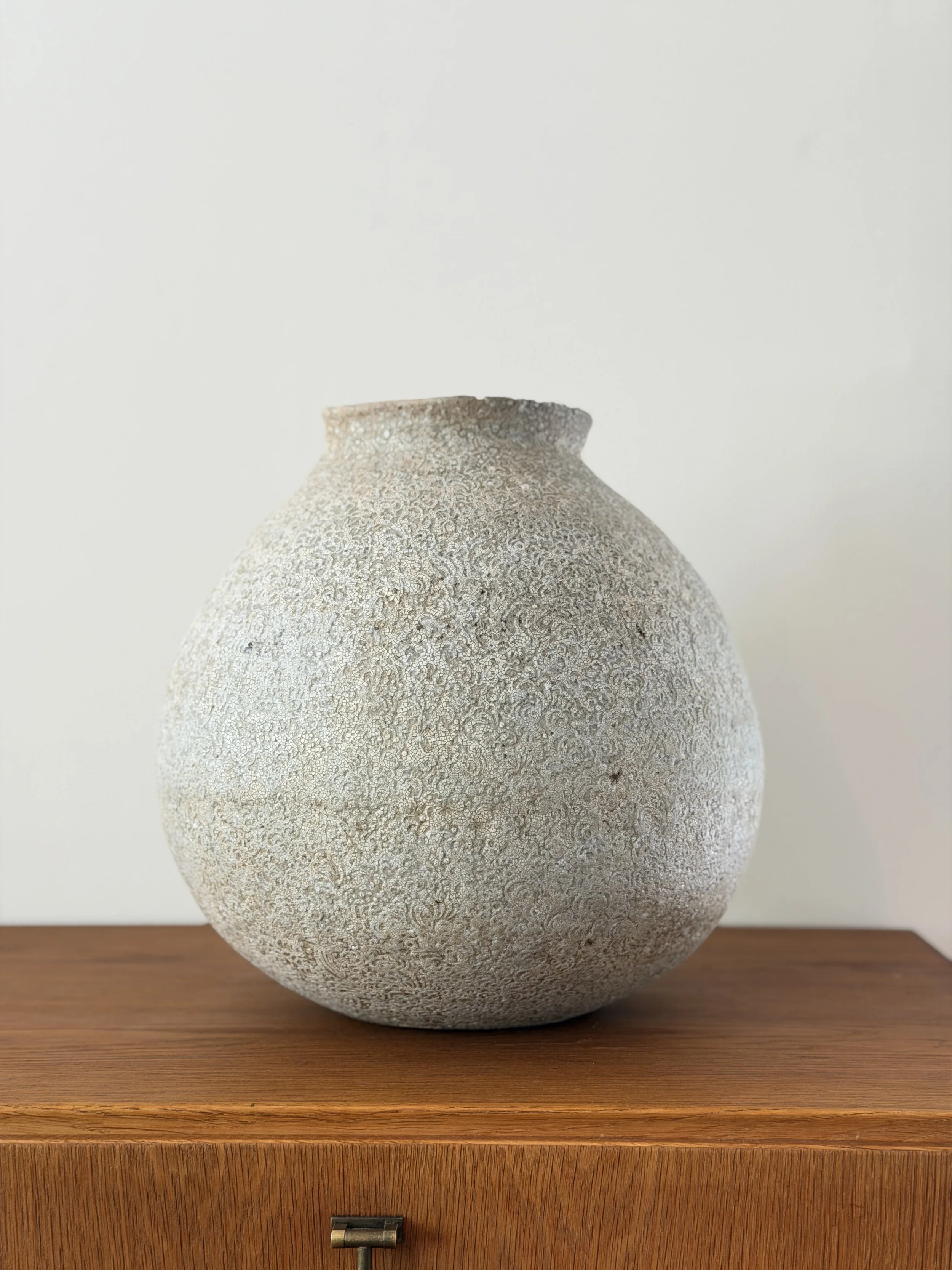 White Slip Pattern Tsubo