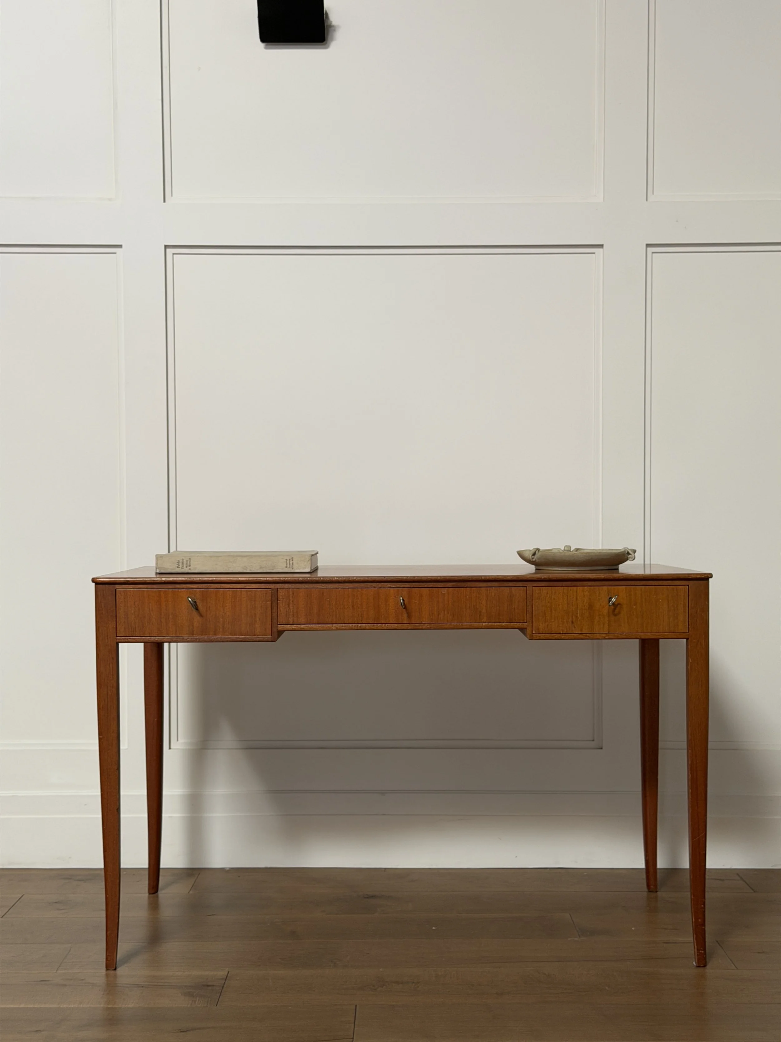 Carl Malmsten 'Guldheden' desk in Mahogany, Sweden, 1960s