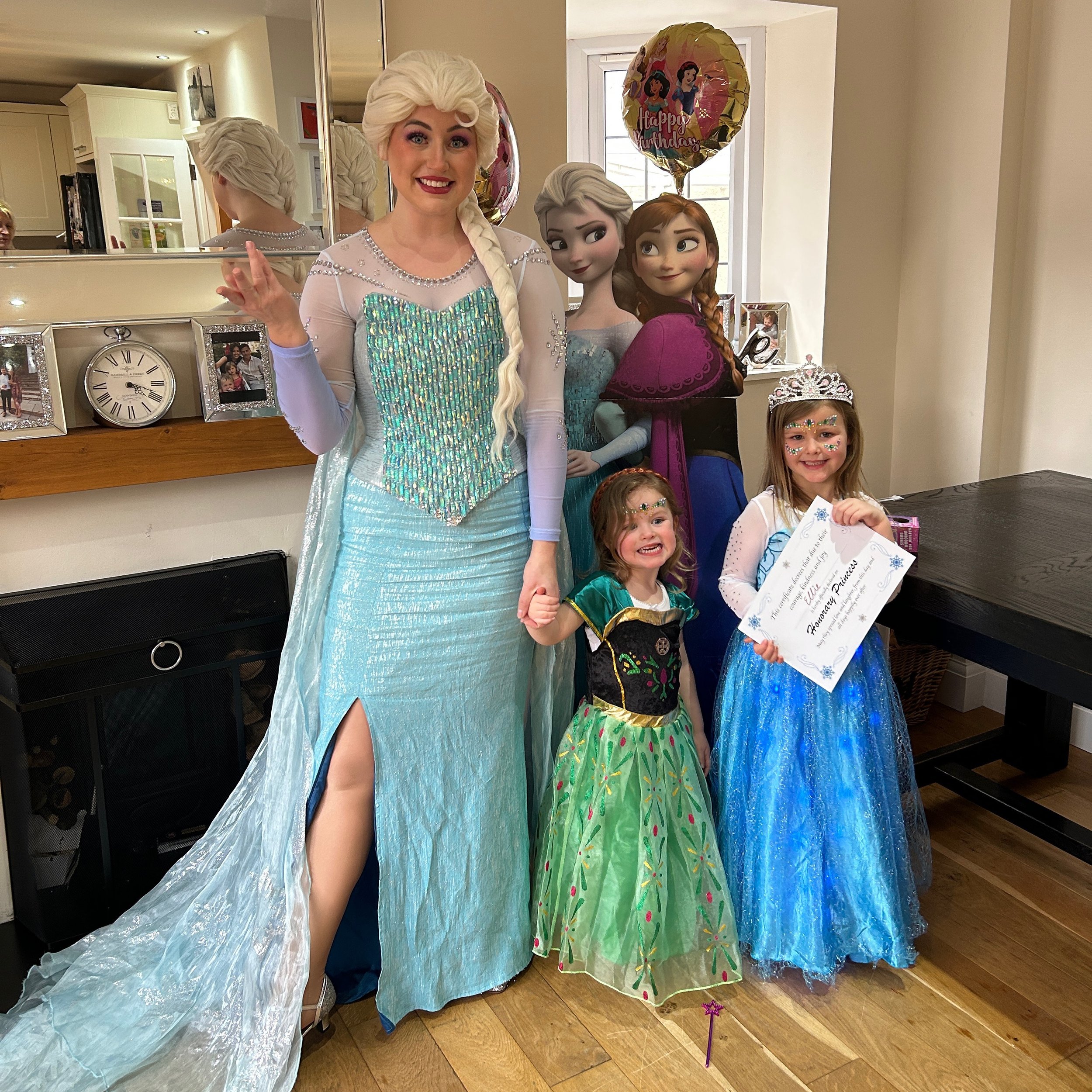 Our Ice Queen spreading magic at this wonderful birthday party! Just look at these sisters dressed up as the famous duo!❄️❄️ invite our princesses to your birthday parties or events!

#WhereTheMagicBegins
💻www.magicalprincesspartiesessex.com
📲 0737