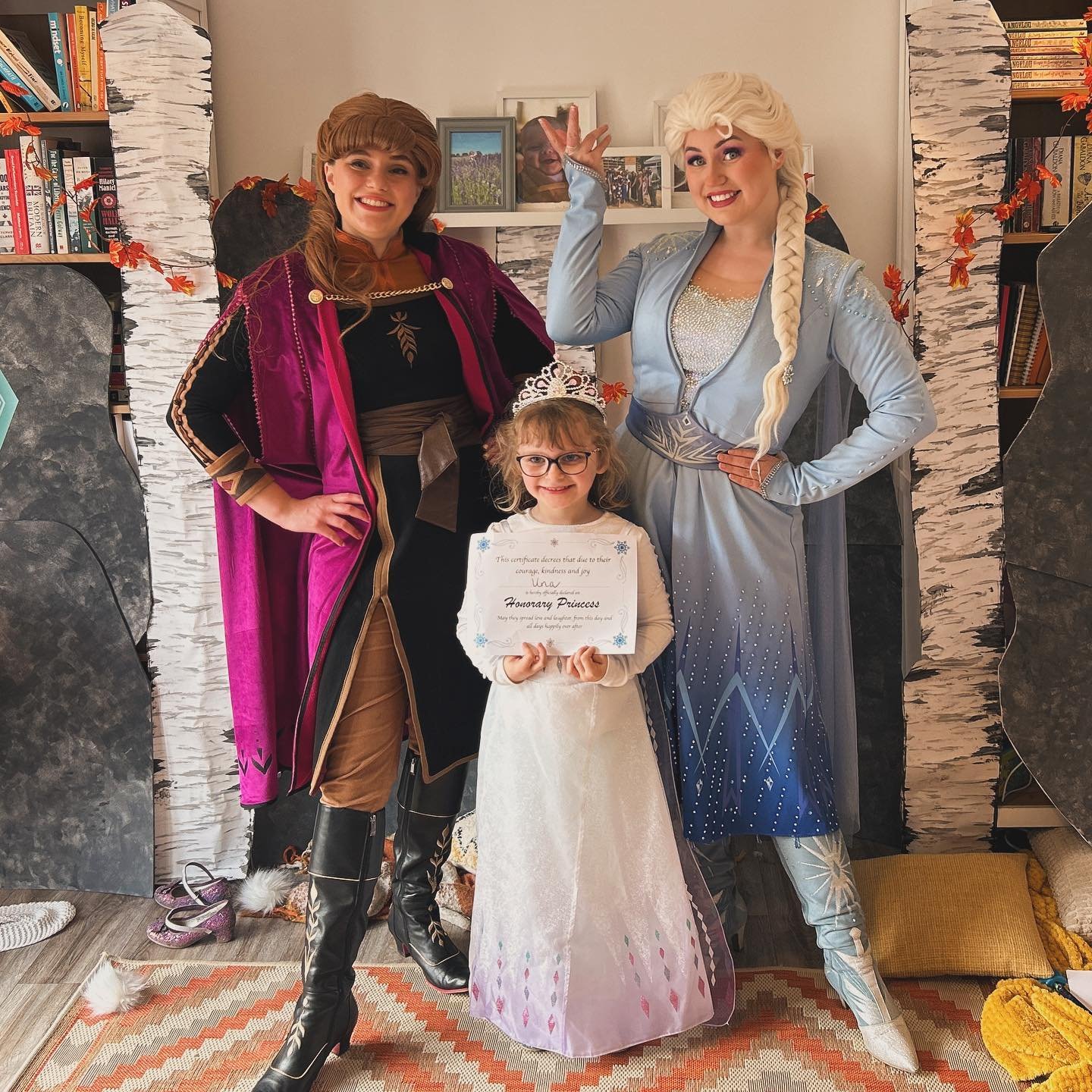 We love when families go all out for parties!❄️🍂 Our ice sisters attended this celebration with lots of homemade decor, including the frozen 2 4 spirit stone pillars, a 3D printed Elsa crown, teepees in the garden and lots of frozen activities! They