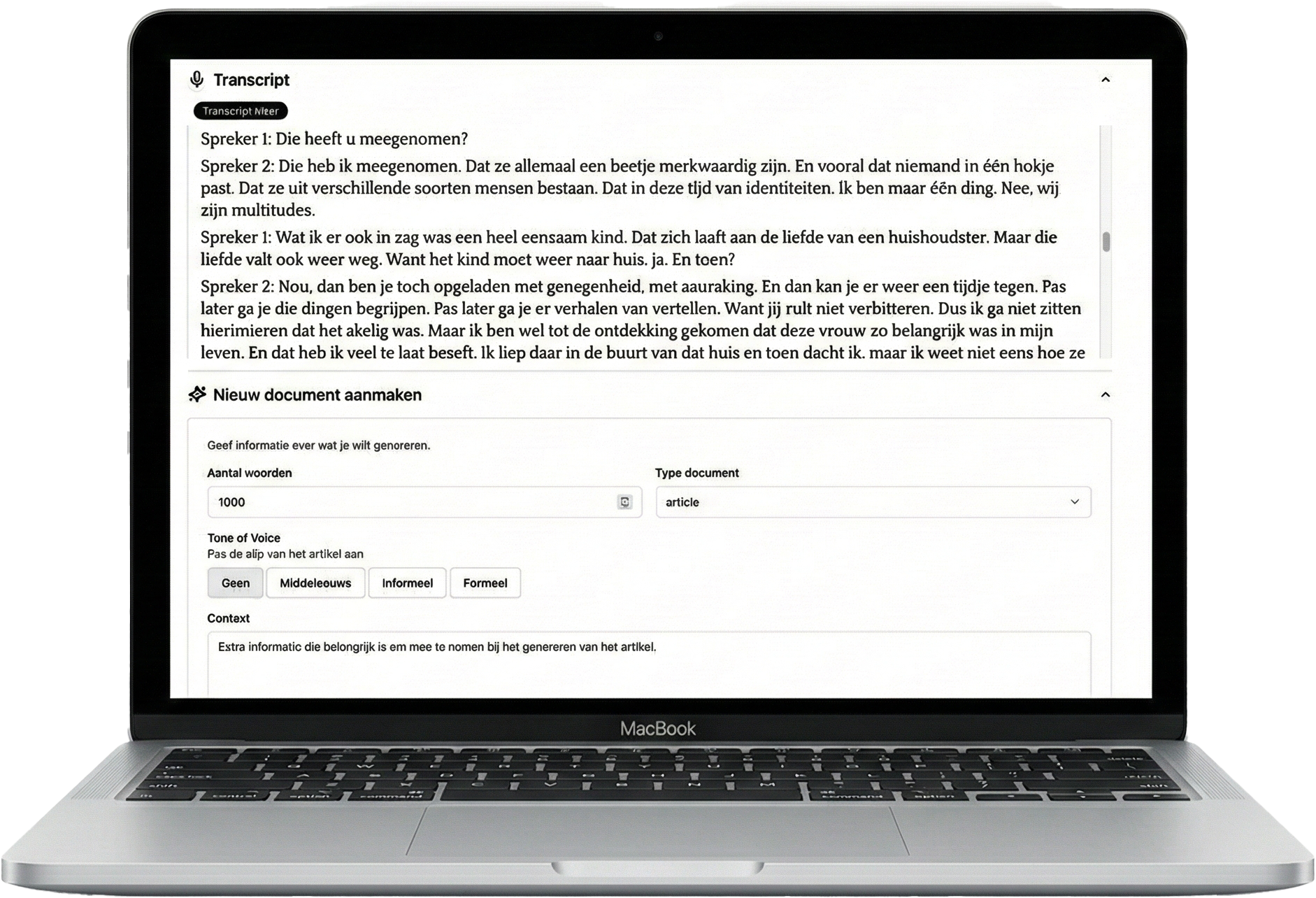 Een MacBook laptop met een scherm dat een tekstverwerker of transcriptiepagina toont, waarin een gesprek tussen twee sprekers wordt weergegeven, evenals opties voor het aanmaken van een nieuw document.