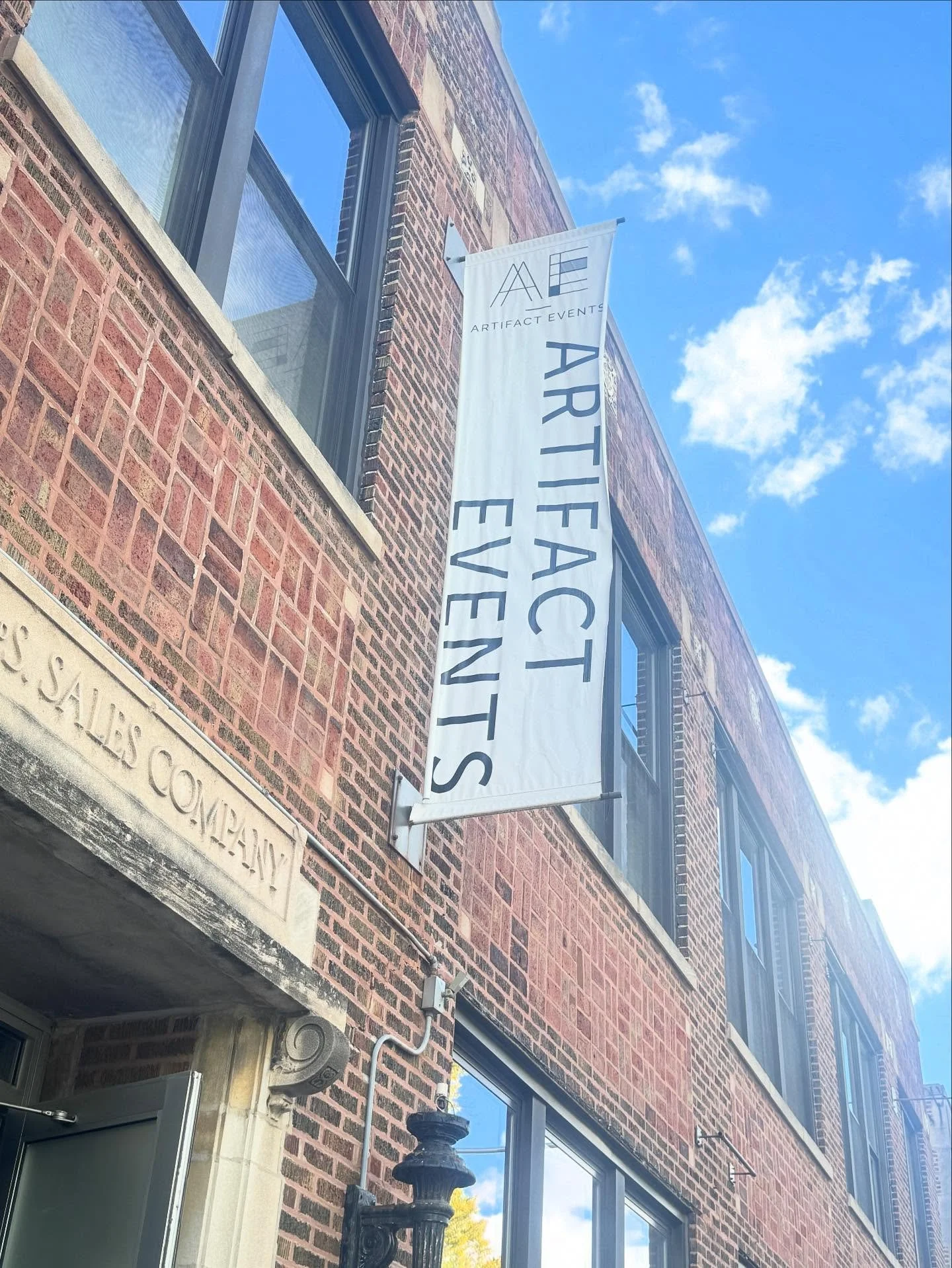 It&rsquo;s set-up day at The Other Art Fair Chicago. 
.
Slowly it starts to come together&hellip;walls fill, the space begins to take shape, and suddenly&hellip;it all feels real. There&rsquo;s something incredible about seeing months of stuio work c