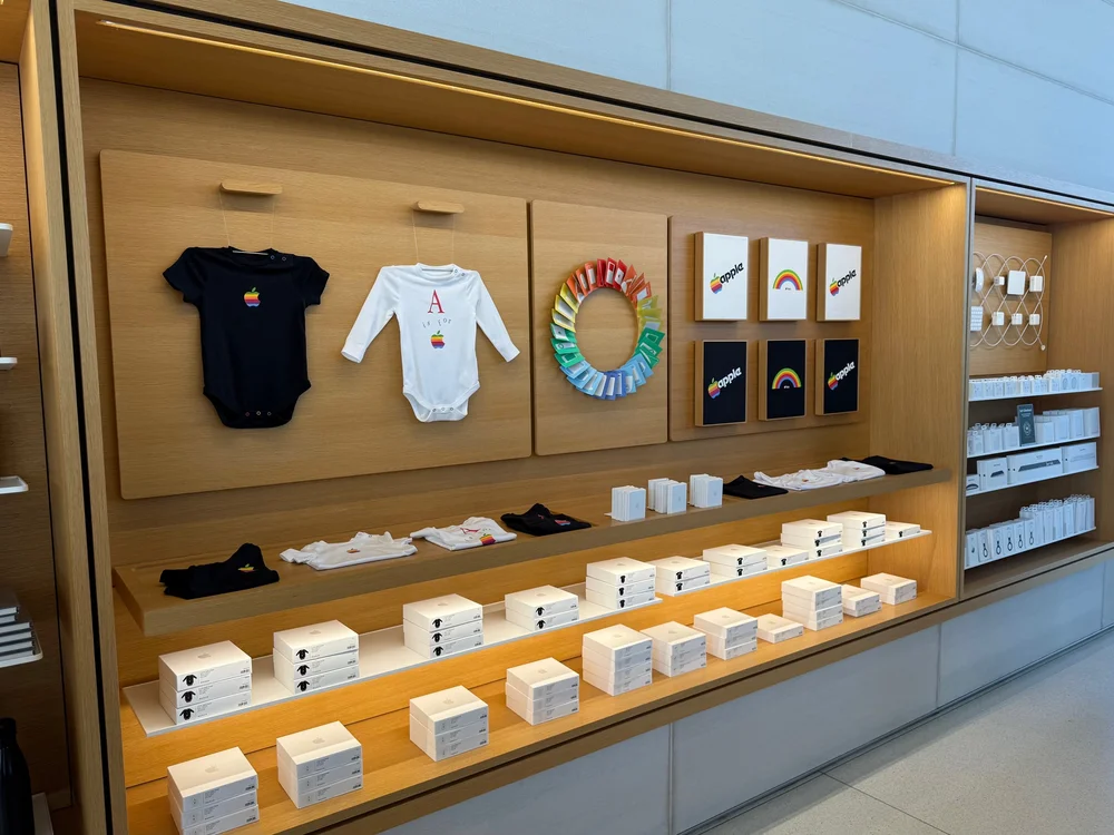 Megapark Merch Apple Park Visitor Center - Here is all the exclusive merch you can buy ...