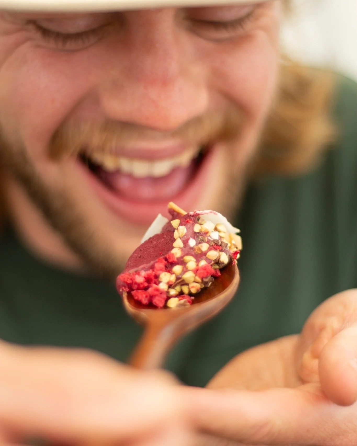 Made to make you smile. 

The A&ccedil;a&iacute; Bowl - made with organic A&ccedil;a&iacute; &amp; berries, @farmfreshsouth dairy milk and topped with @yumgranola, buckwheat &amp; coconut chips 🥥

.
.
.
☕ Dripping Bowl, 82 Anderson Rd 
  8am-4pm wee