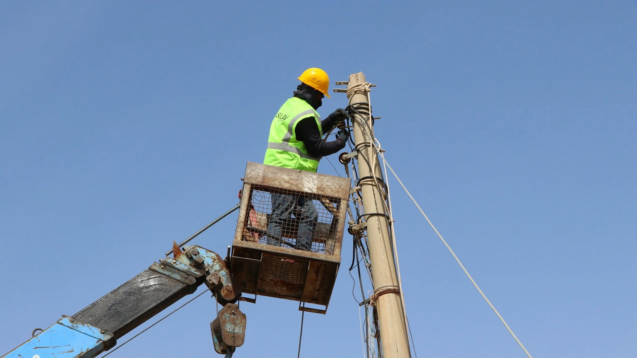 Nadia's Initiative and USAID Launch New Electricity Project