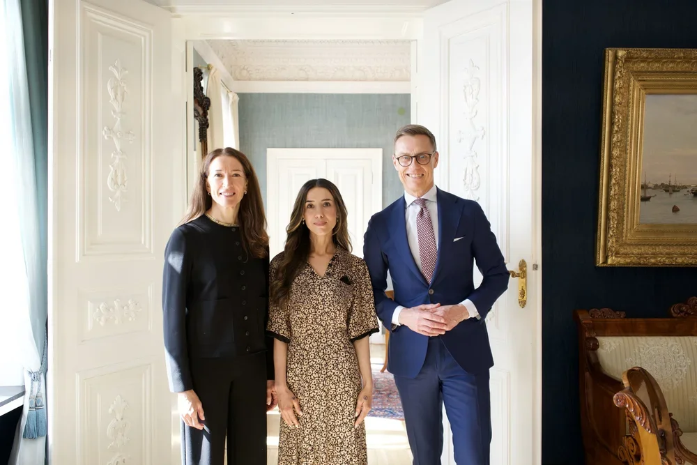 Nadia Murad trifft finnische Regierungsvertreter, um Gerechtigkeit und Unterstützung für Überlebende voranzubringen