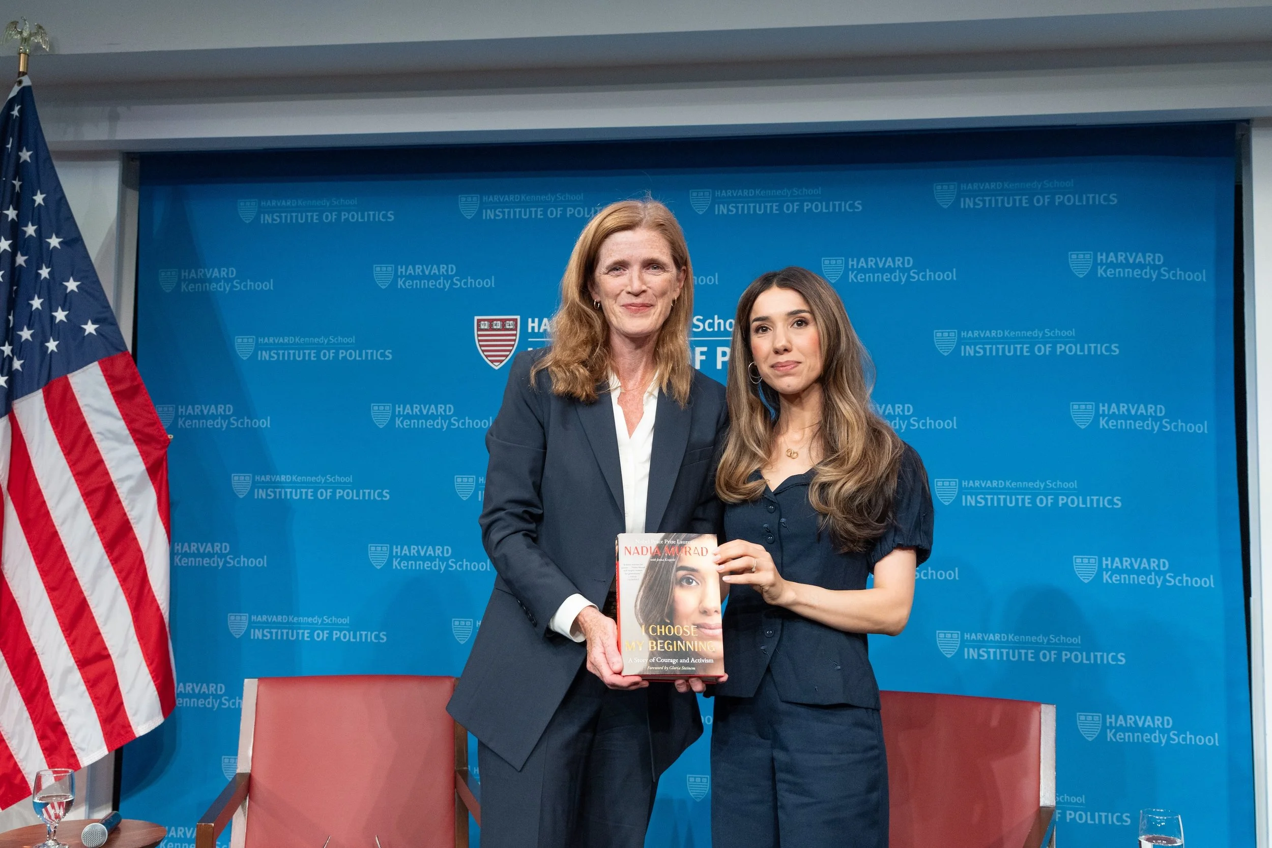 Nadia im Gespräch mit Samantha Power an der Harvard Kennedy School