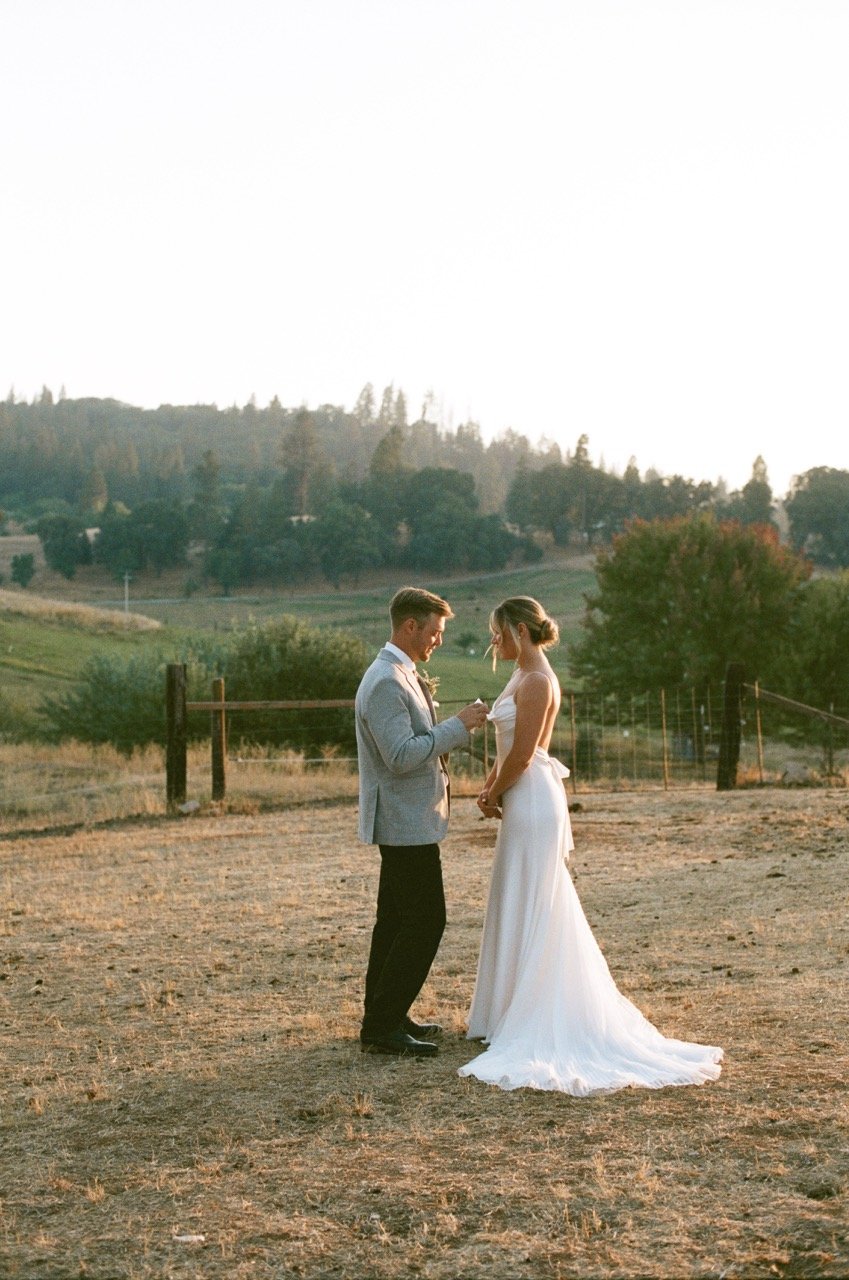 nichole & bronson previews_-102 Large.jpeg