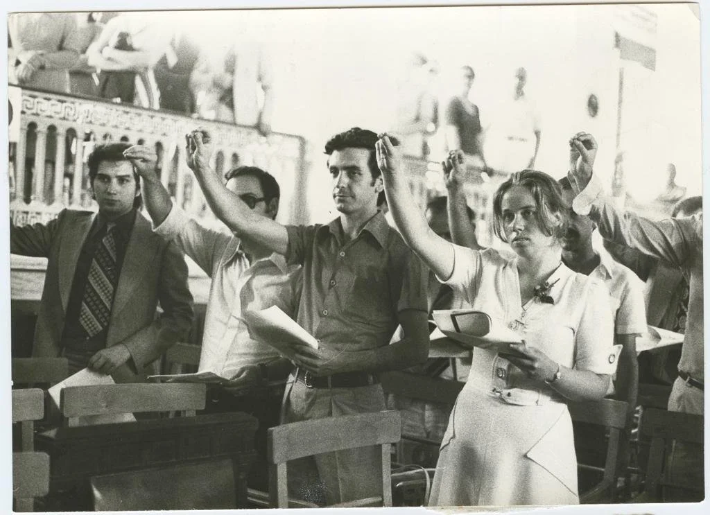 Βιογραφικό — Athina Linou