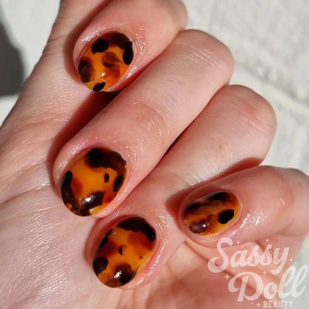 The perfect tortoiseshell Japanese Gel Manicure ✨️🥹
.
.
.
Kokoist Gels are a brand of high quality, durable, semi-hard soak off gels (true gels) that gives the nails a natural, long lasting finish that suits all clients&rsquo; lifestyle and needs, a