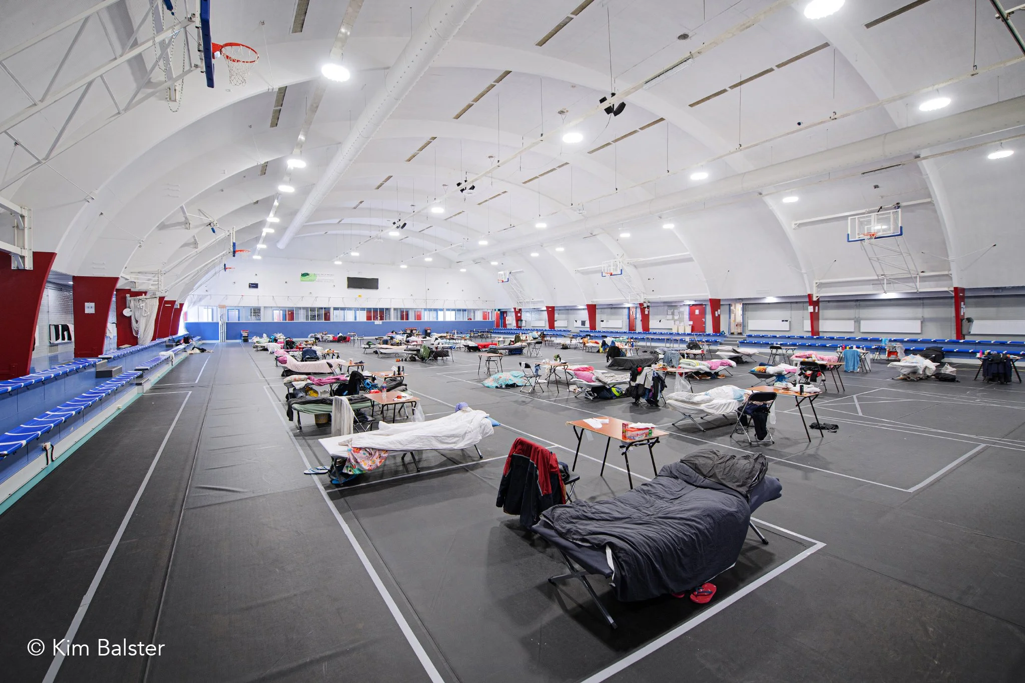 Temporary homeless shelter at gym / De Regenboog Groep / Amsterdam