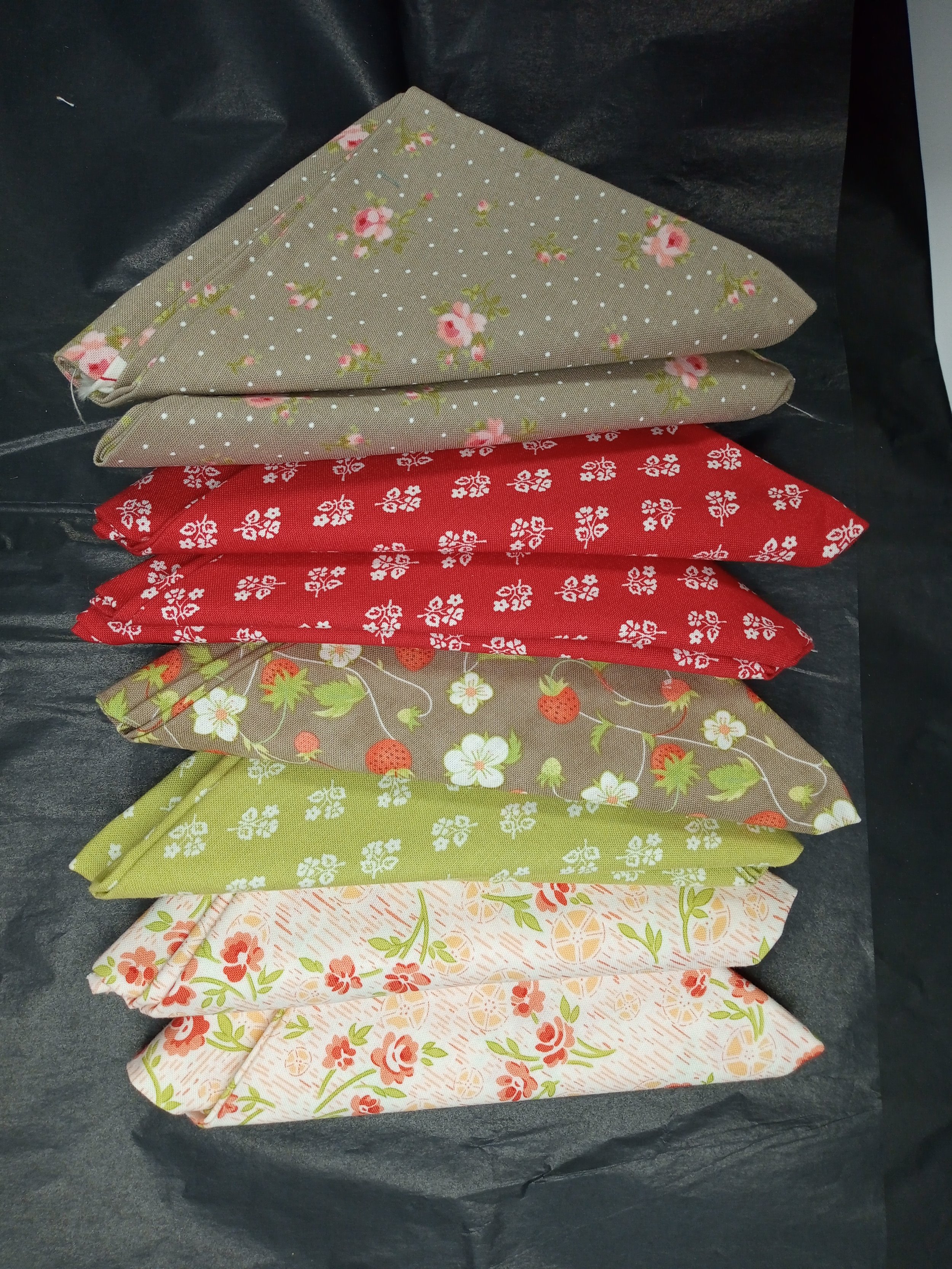 Fabric Fat Quarters Pack of 8 Moda designs