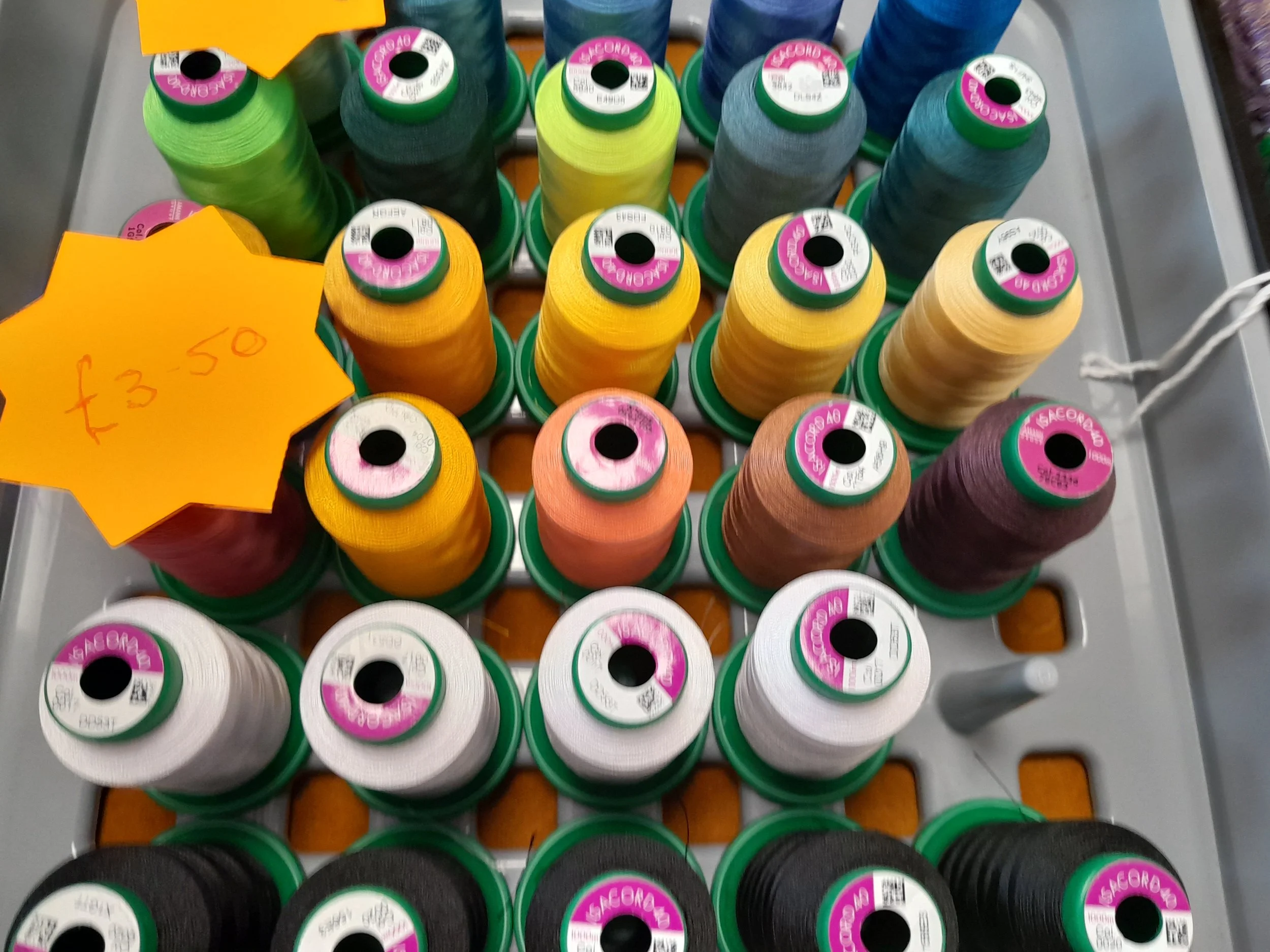 Isacord Machine Embroidery Thread  8 Pot Luck Colours